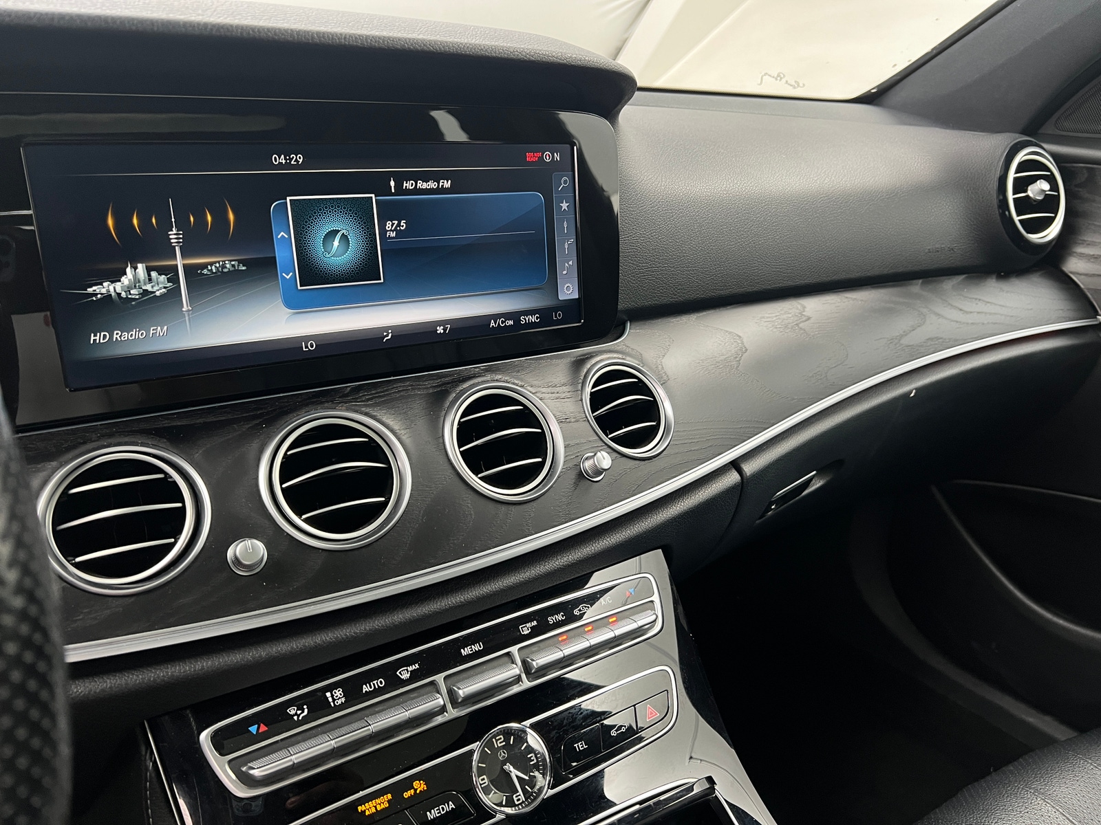 Thumbnail: 2017 Mercedes-Benz E-Class - 3