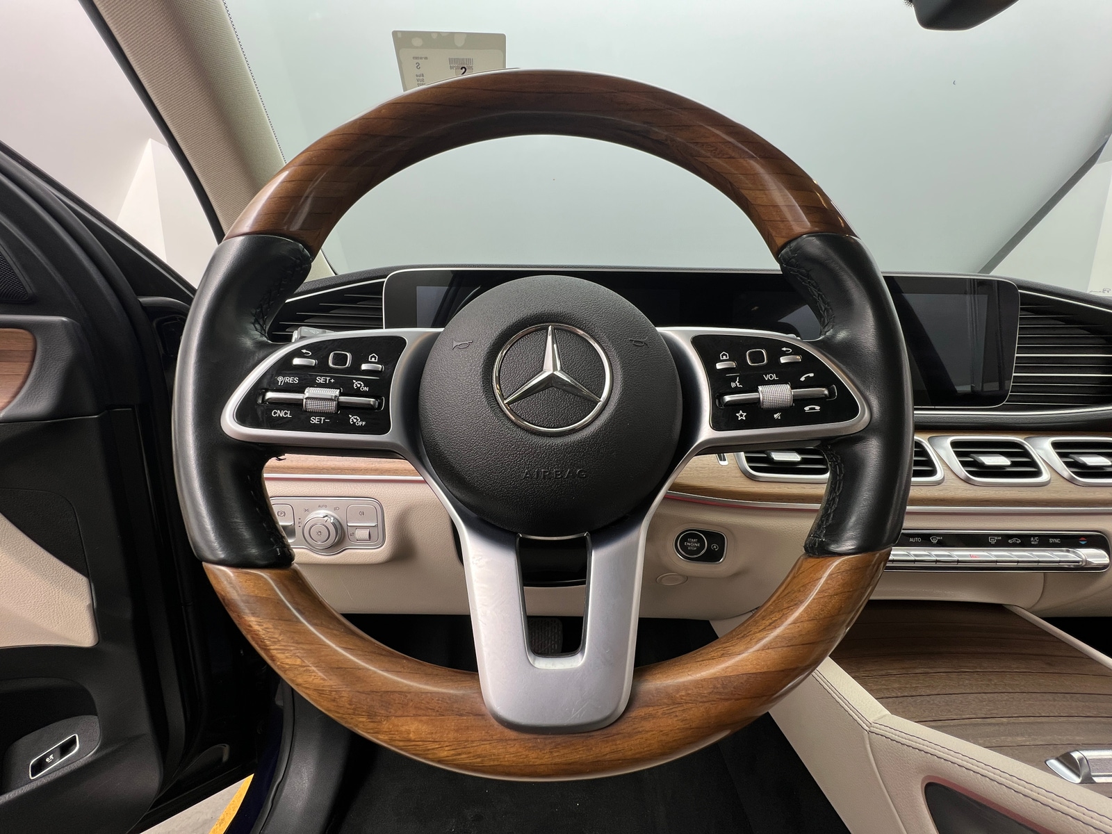 Thumbnail: 2022 Mercedes-Benz GLE - 4