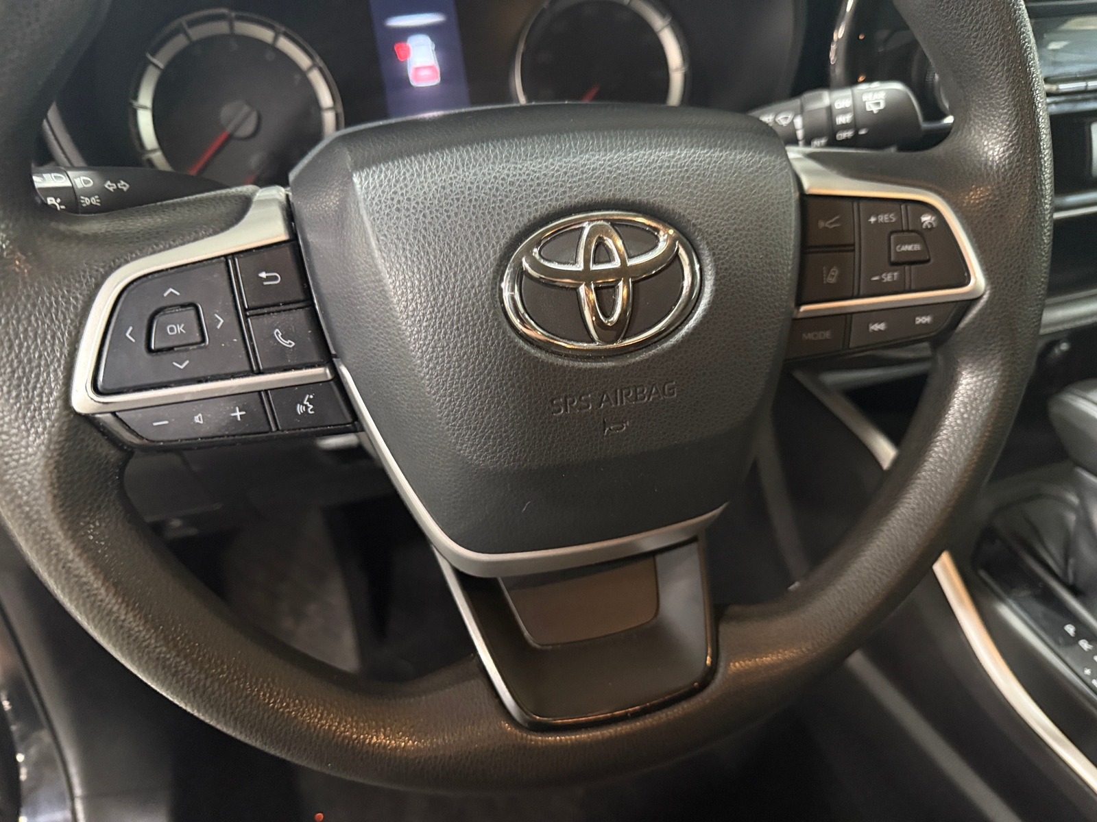 Thumbnail: 2022 Toyota Highlander - 5