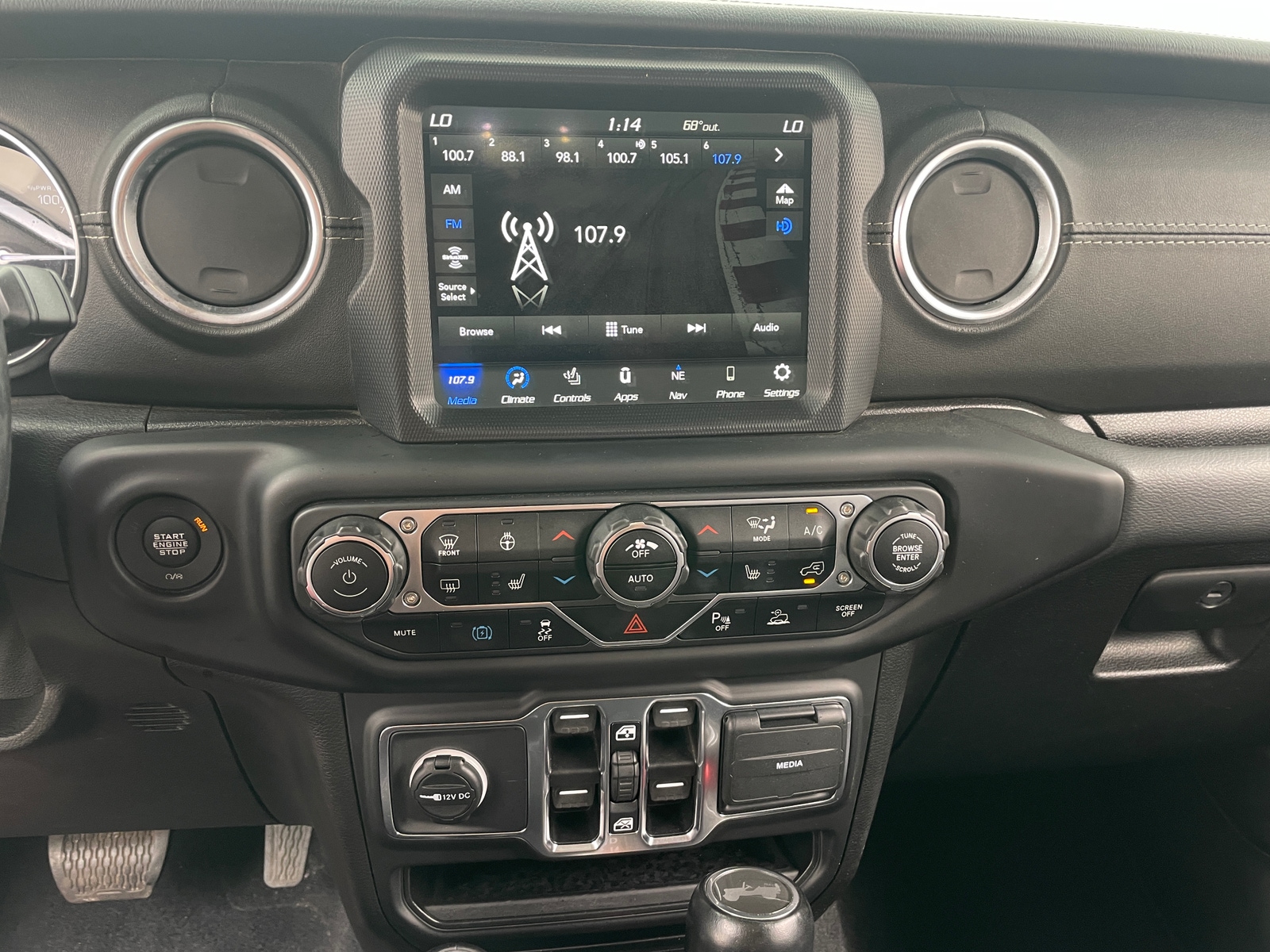 Thumbnail: 2021 Jeep Wrangler - 3
