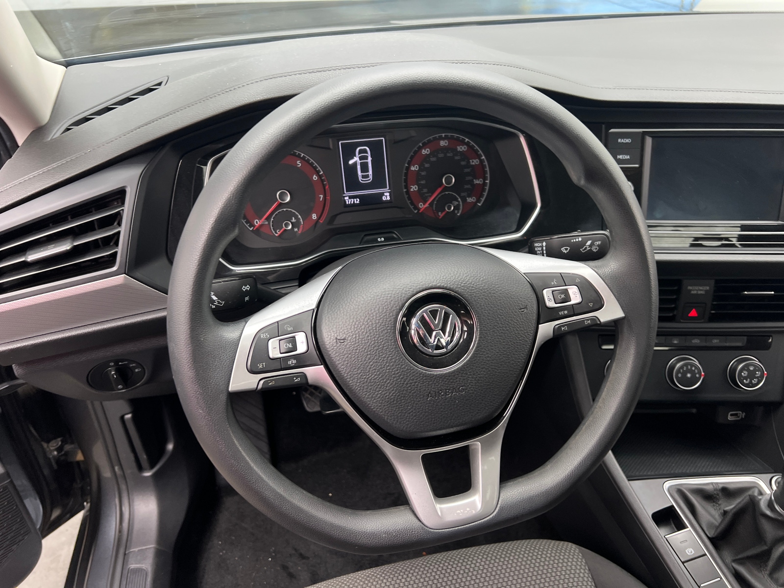 Thumbnail: 2019 Volkswagen Jetta - 5