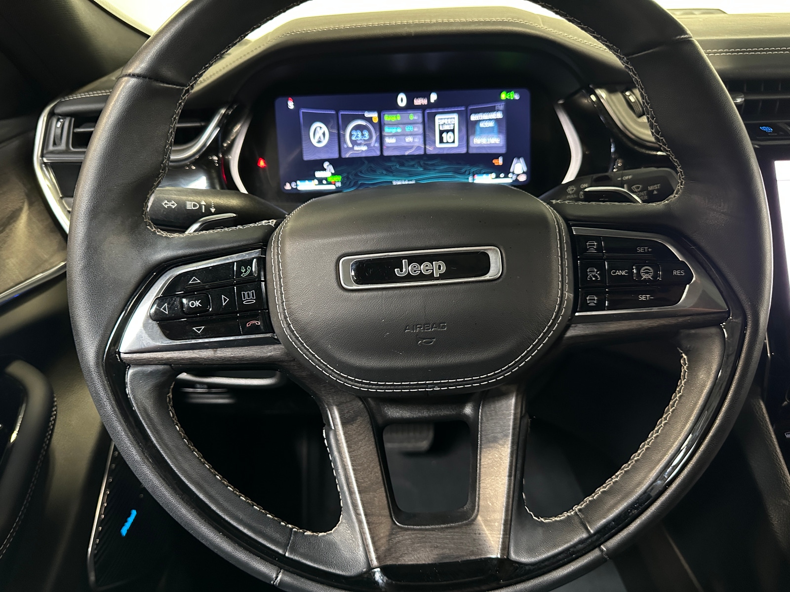 Thumbnail: 2023 Jeep Grand Cherokee - 4