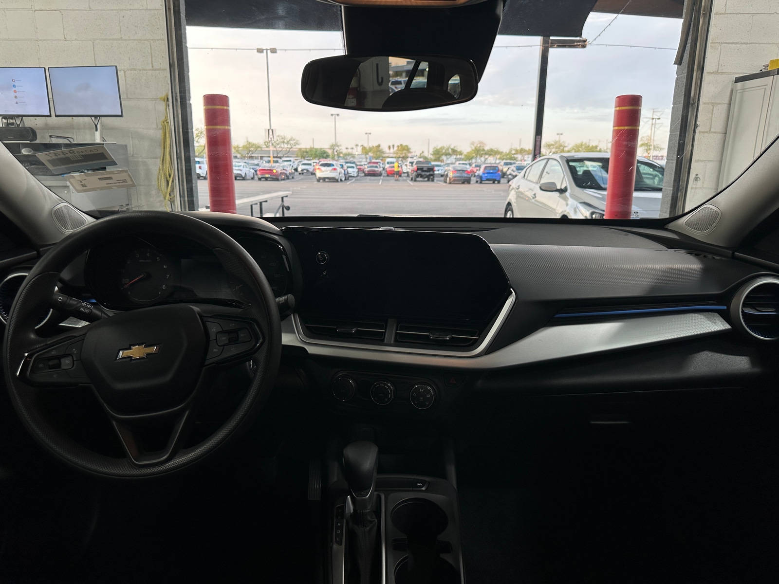 Thumbnail: 2025 Chevrolet Trax - 3