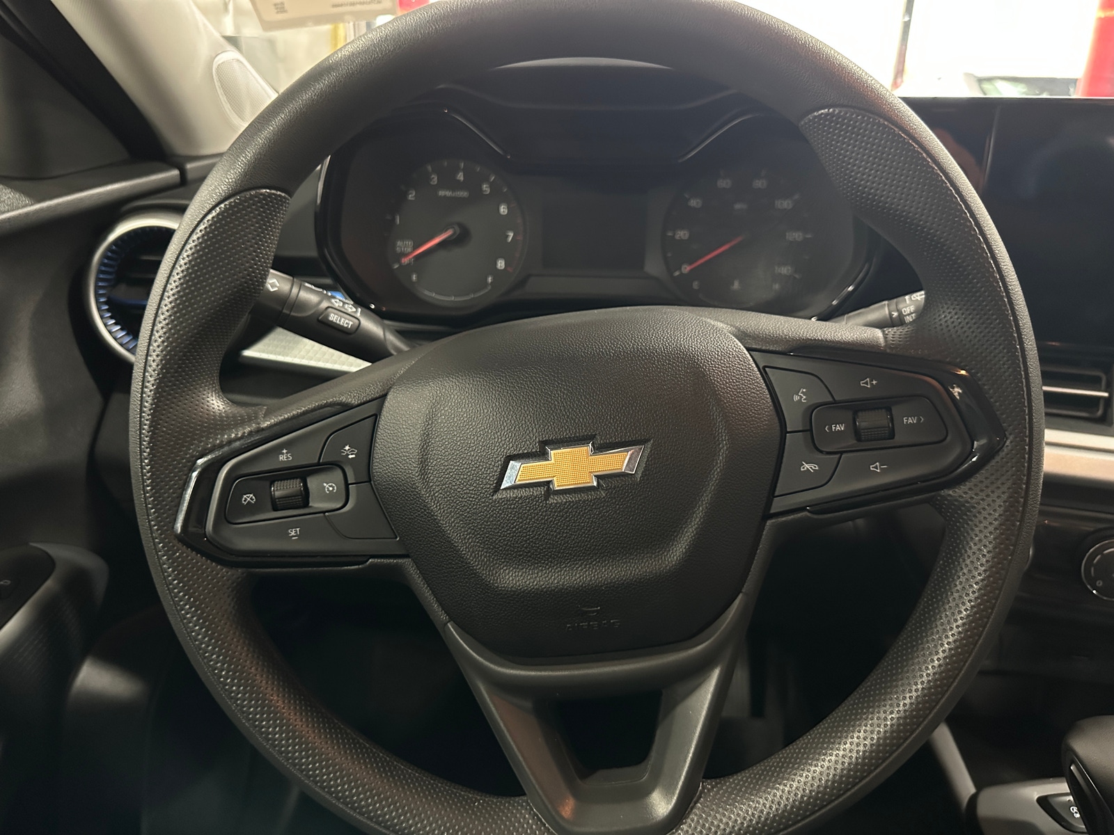 Thumbnail: 2025 Chevrolet Trax - 5