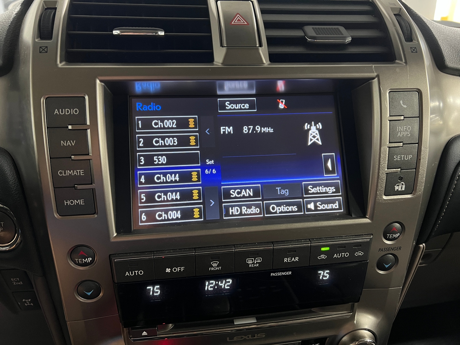 Thumbnail: 2020 Lexus GX - 3