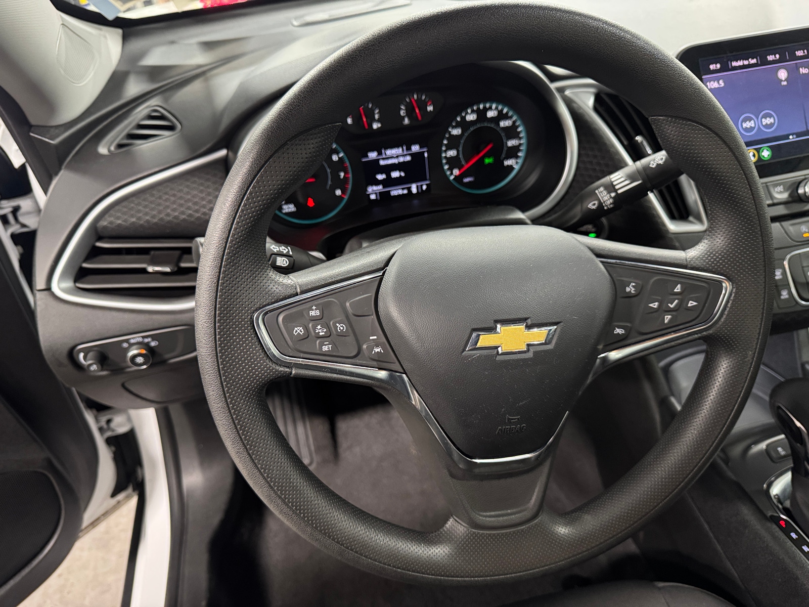 Thumbnail: 2023 Chevrolet Malibu - 5
