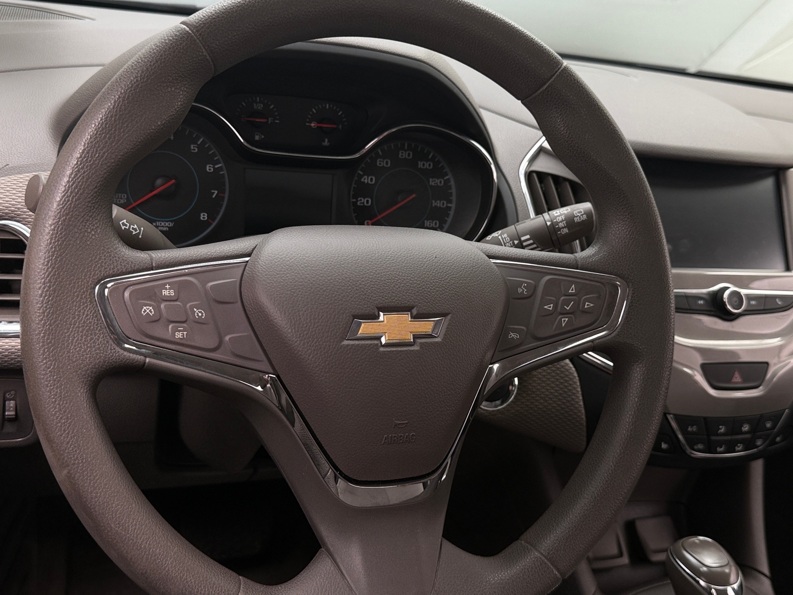Thumbnail: 2017 Chevrolet Cruze - 5