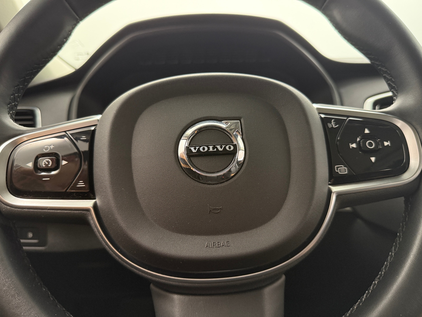 Thumbnail: 2023 Volvo XC90 - 4