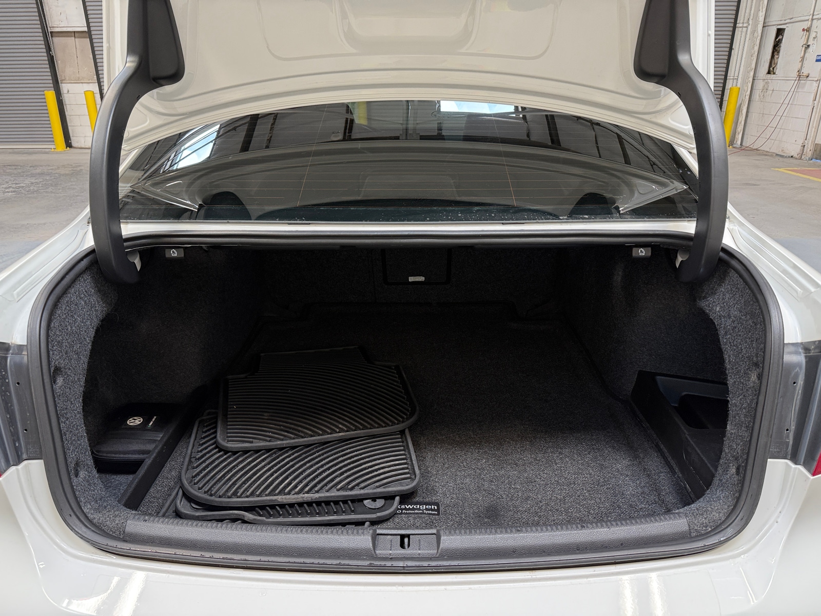 Thumbnail: 2014 Volkswagen Passat - 6