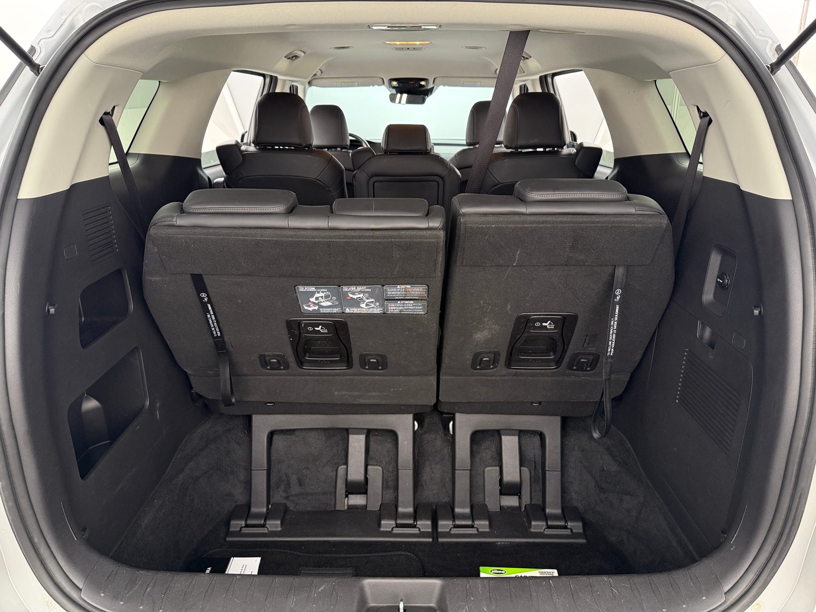 Thumbnail: 2023 Kia Carnival - 6