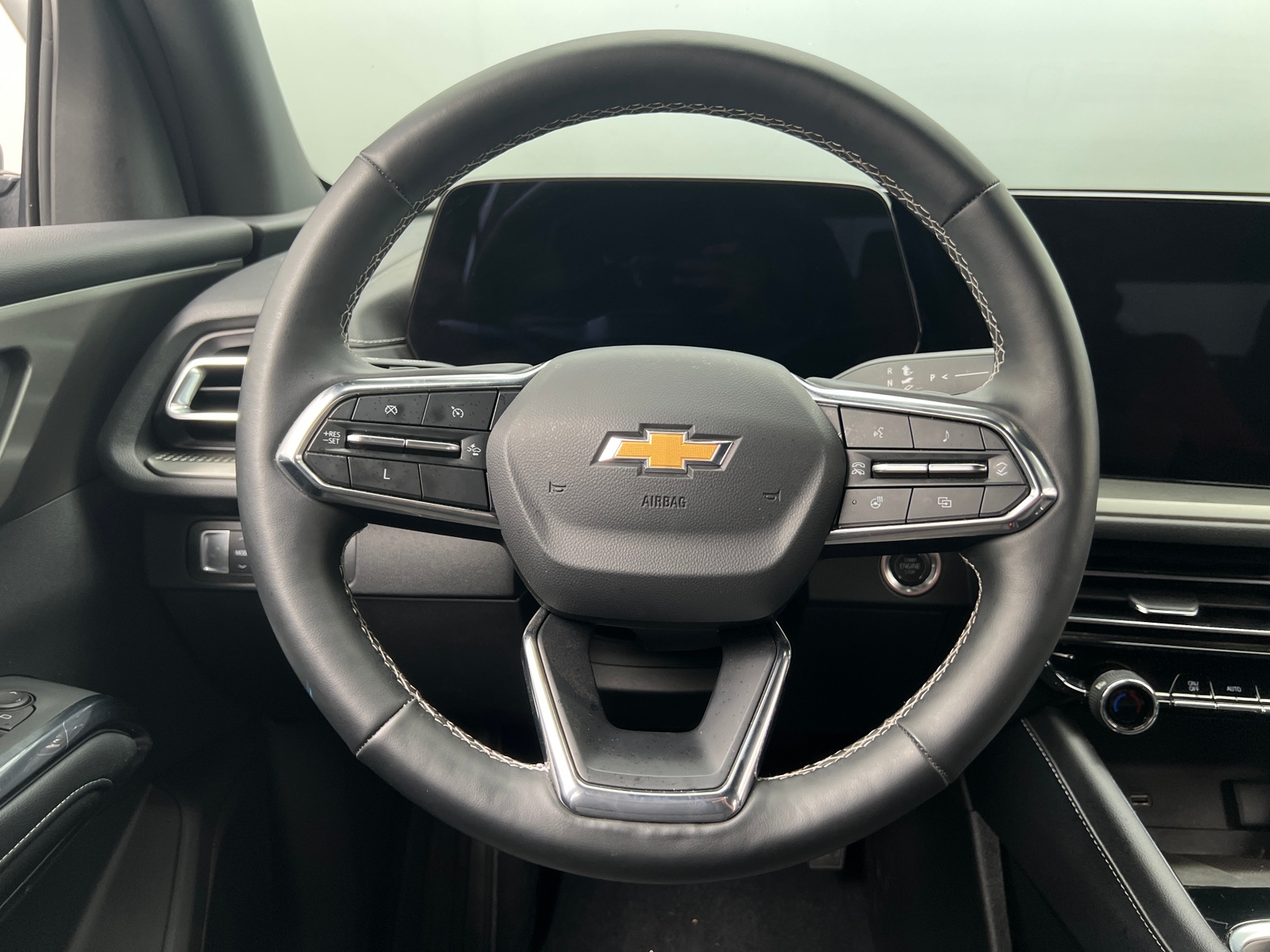 Thumbnail: 2025 Chevrolet Traverse - 5