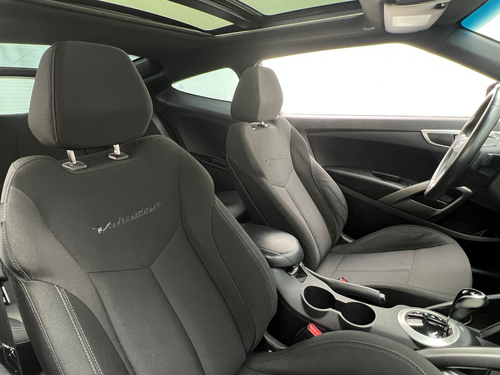 Thumbnail: 2017 Hyundai Veloster - 2