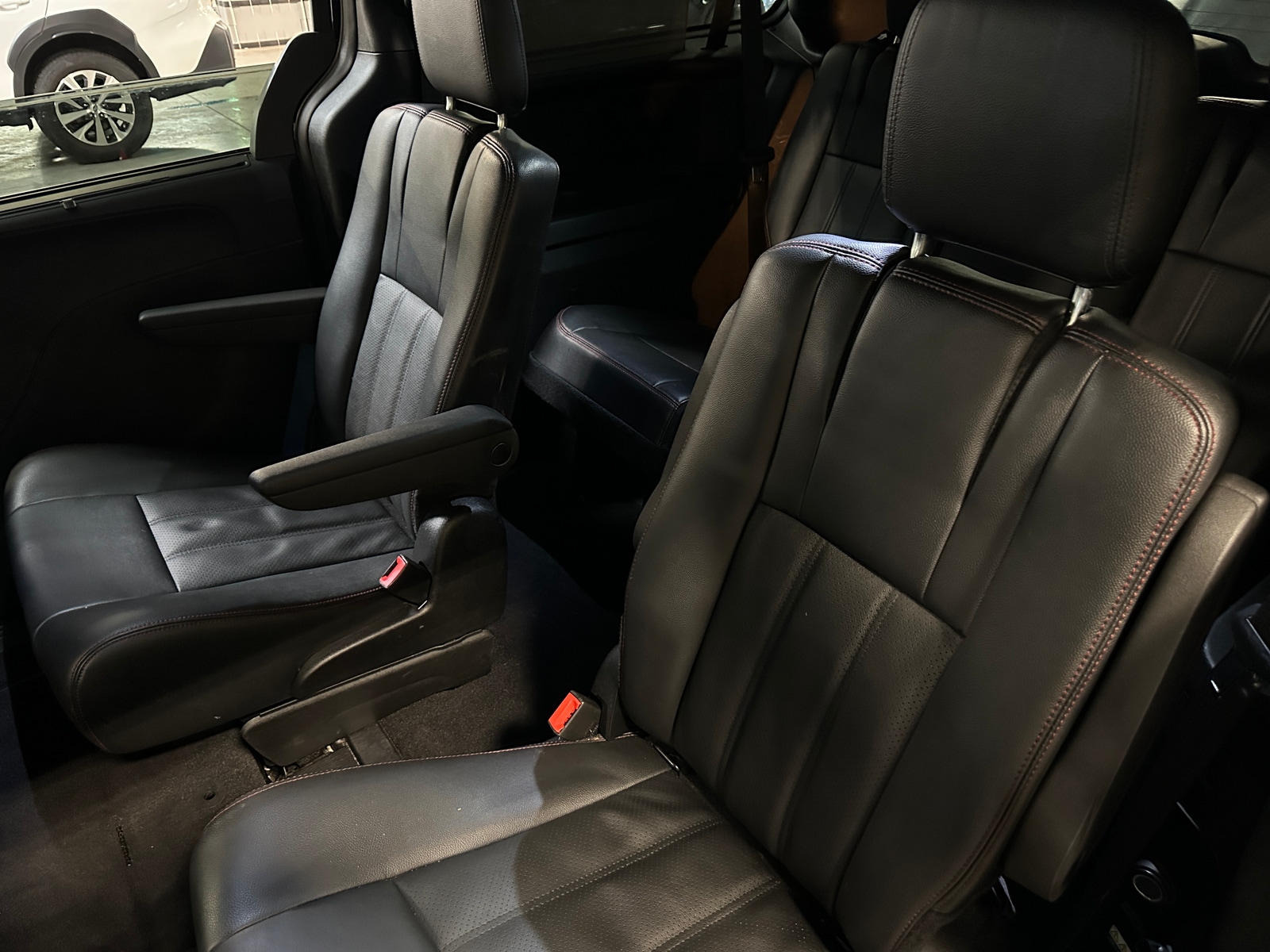 Thumbnail: 2015 Dodge Grand Caravan - 5