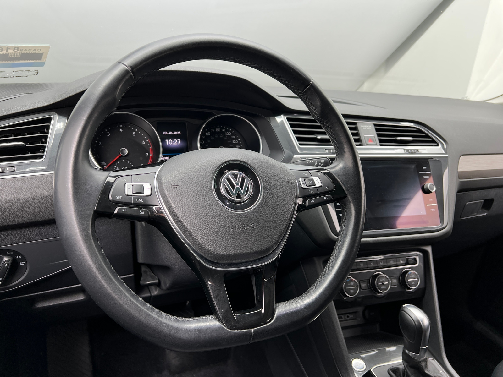 Thumbnail: 2018 Volkswagen Tiguan - 4
