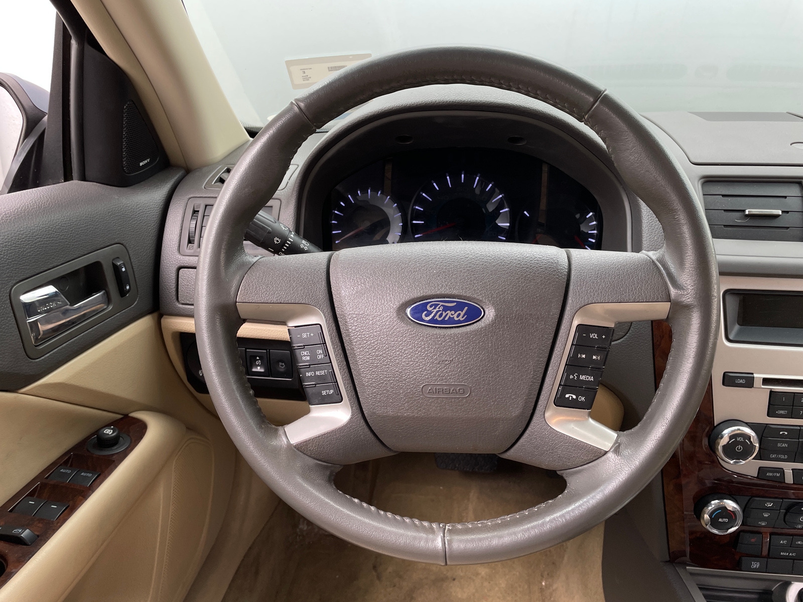 Thumbnail: 2012 Ford Fusion - 4
