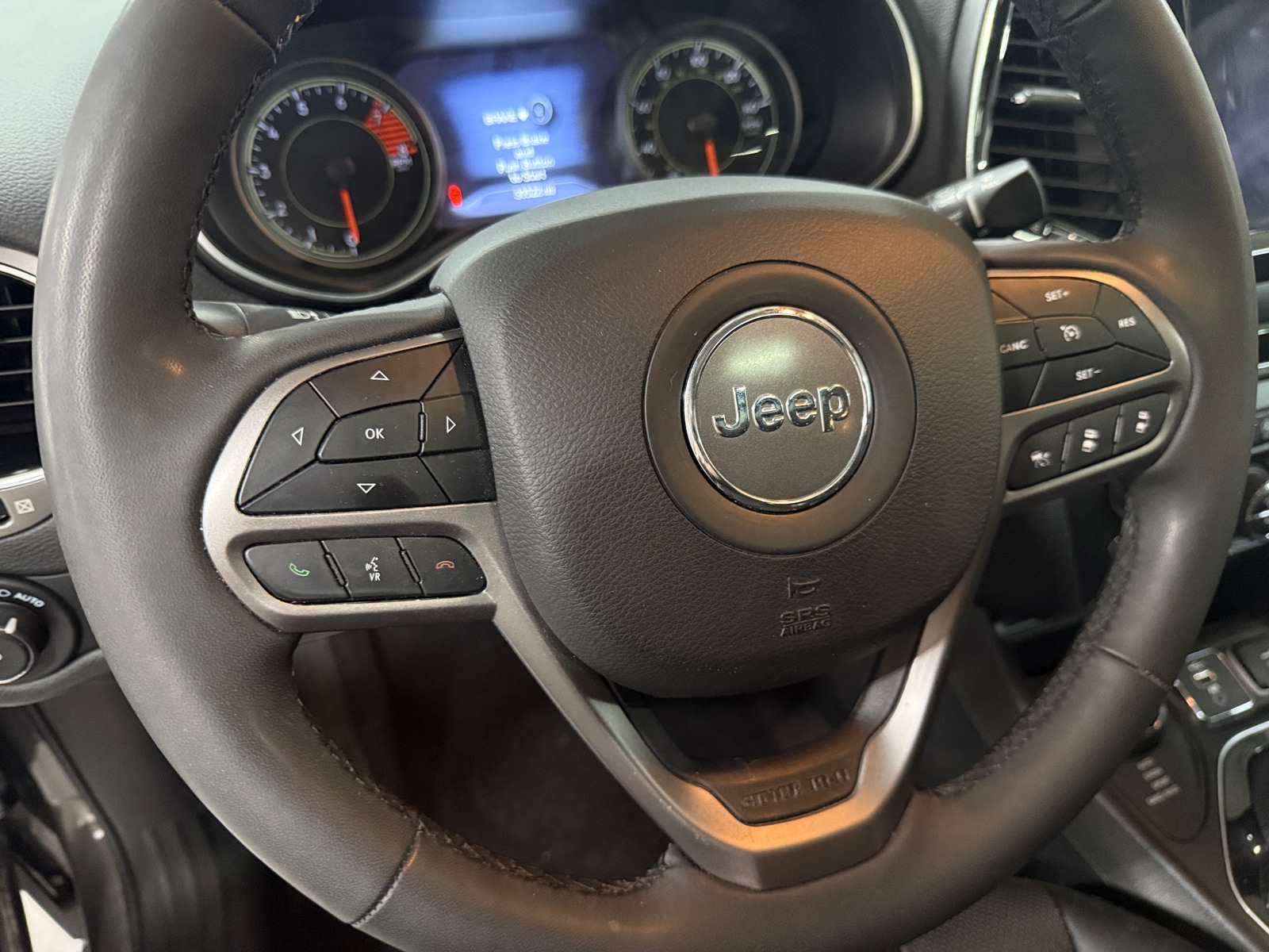 Thumbnail: 2022 Jeep Cherokee - 4