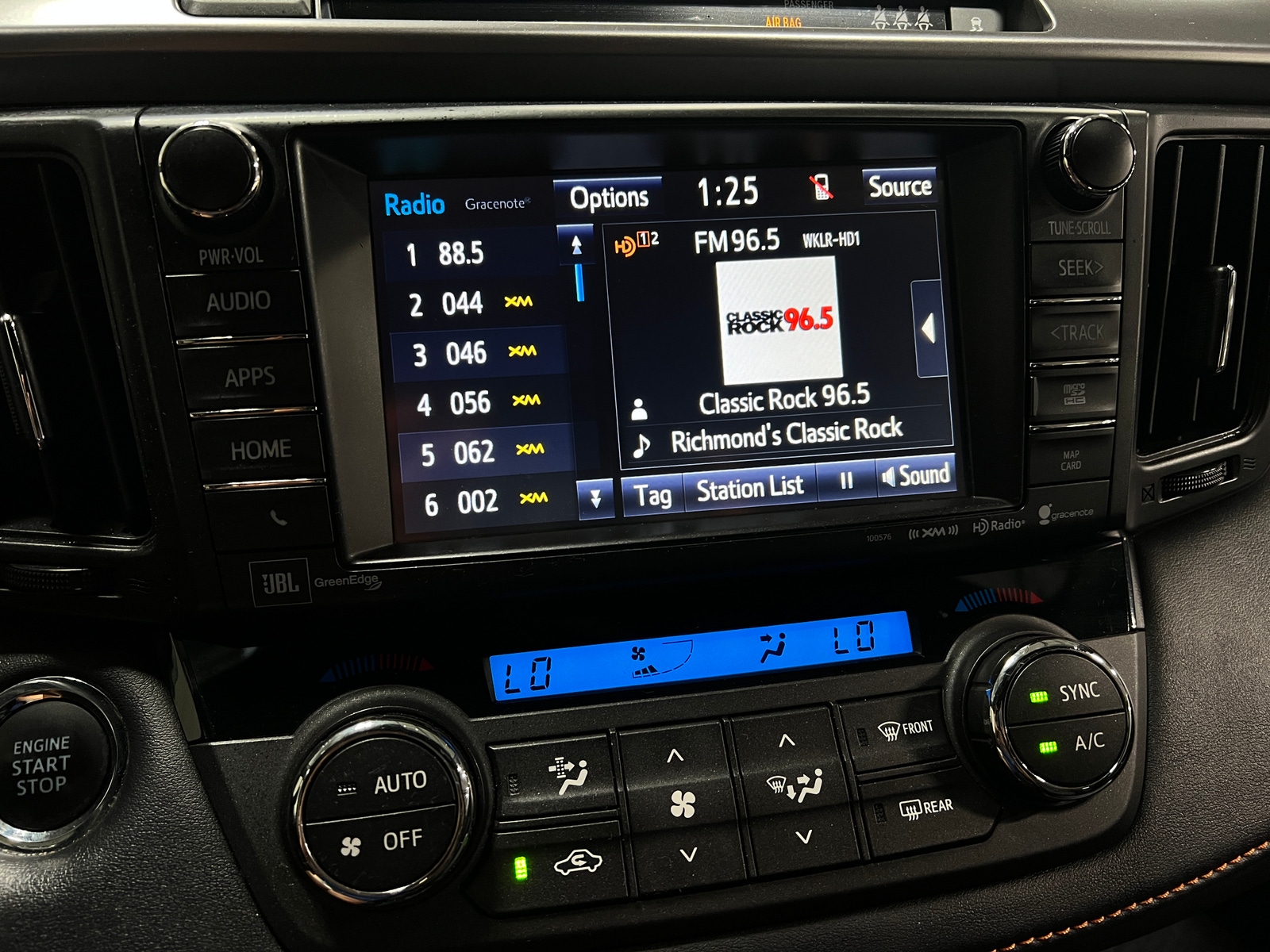 Thumbnail: 2017 Toyota RAV4 - 4