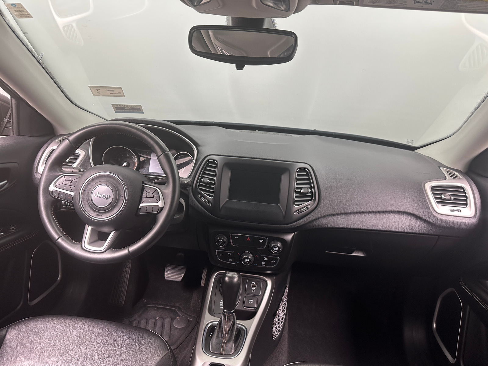 Thumbnail: 2019 Jeep Compass - 3