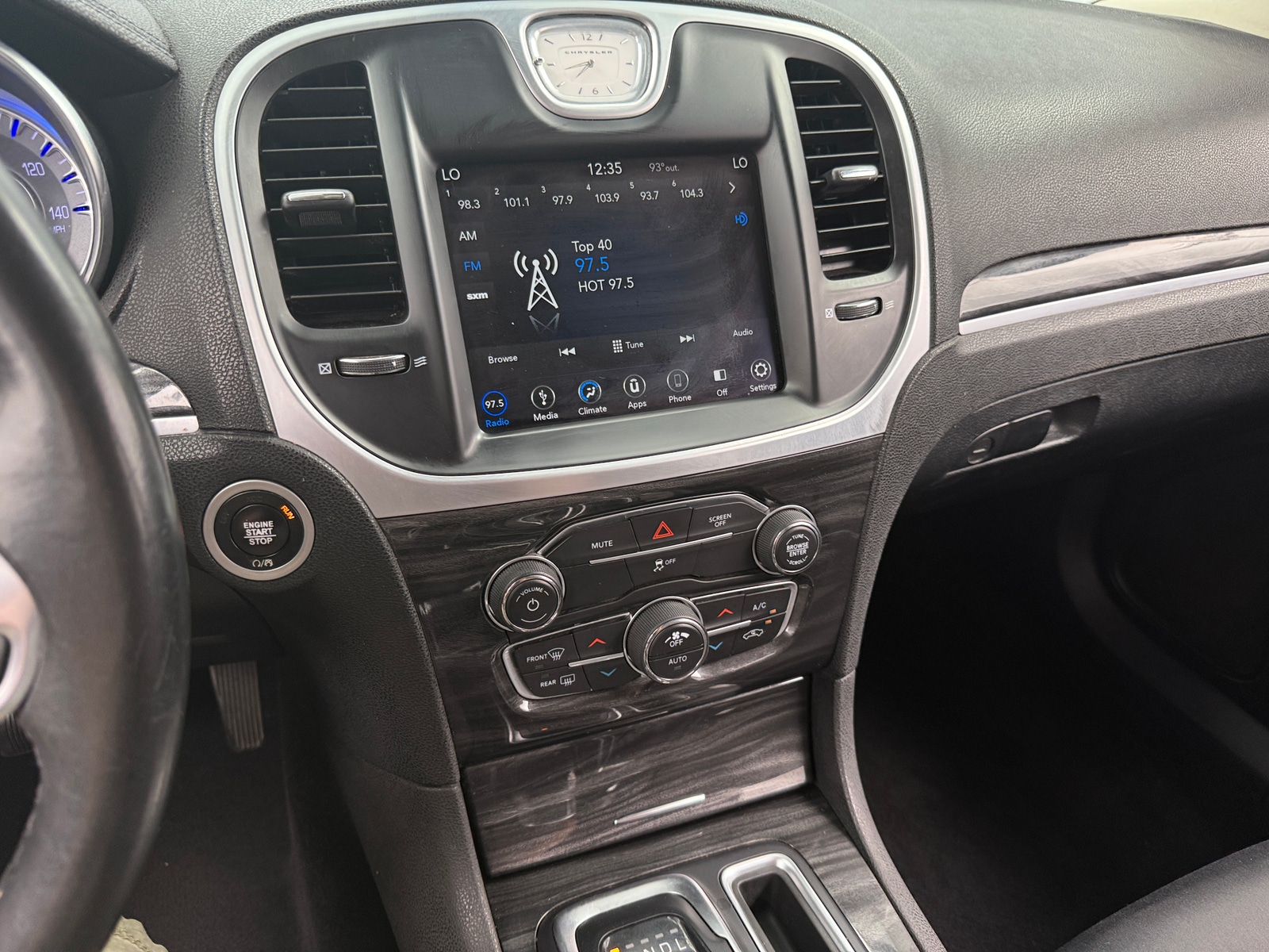 Thumbnail: 2019 Chrysler 300 - 4
