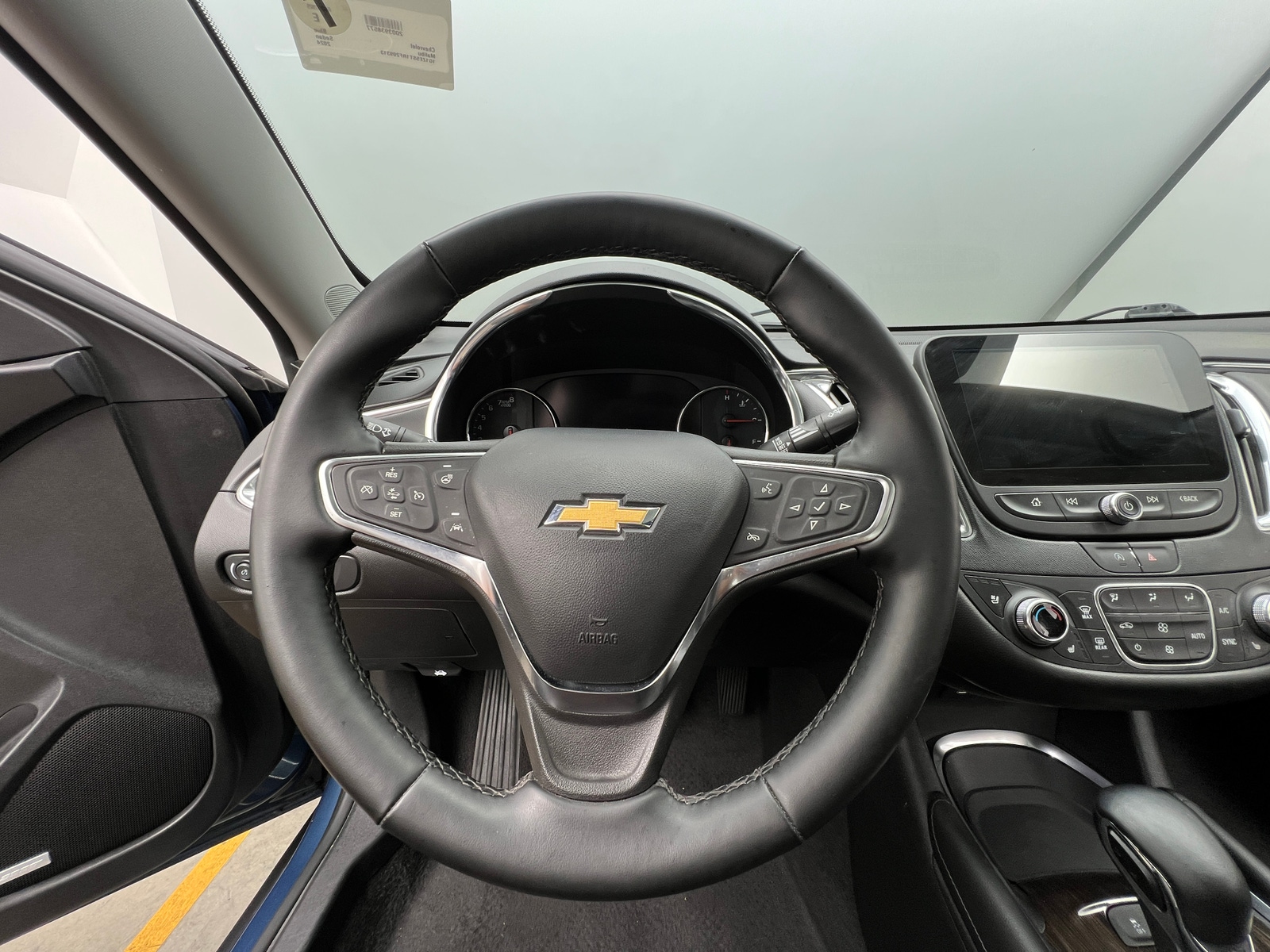 Thumbnail: 2024 Chevrolet Malibu - 4