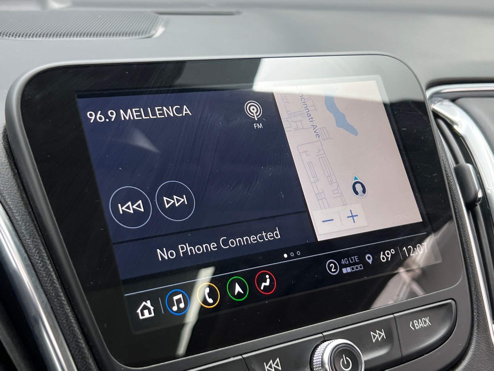 Thumbnail: 2024 Chevrolet Malibu - 3
