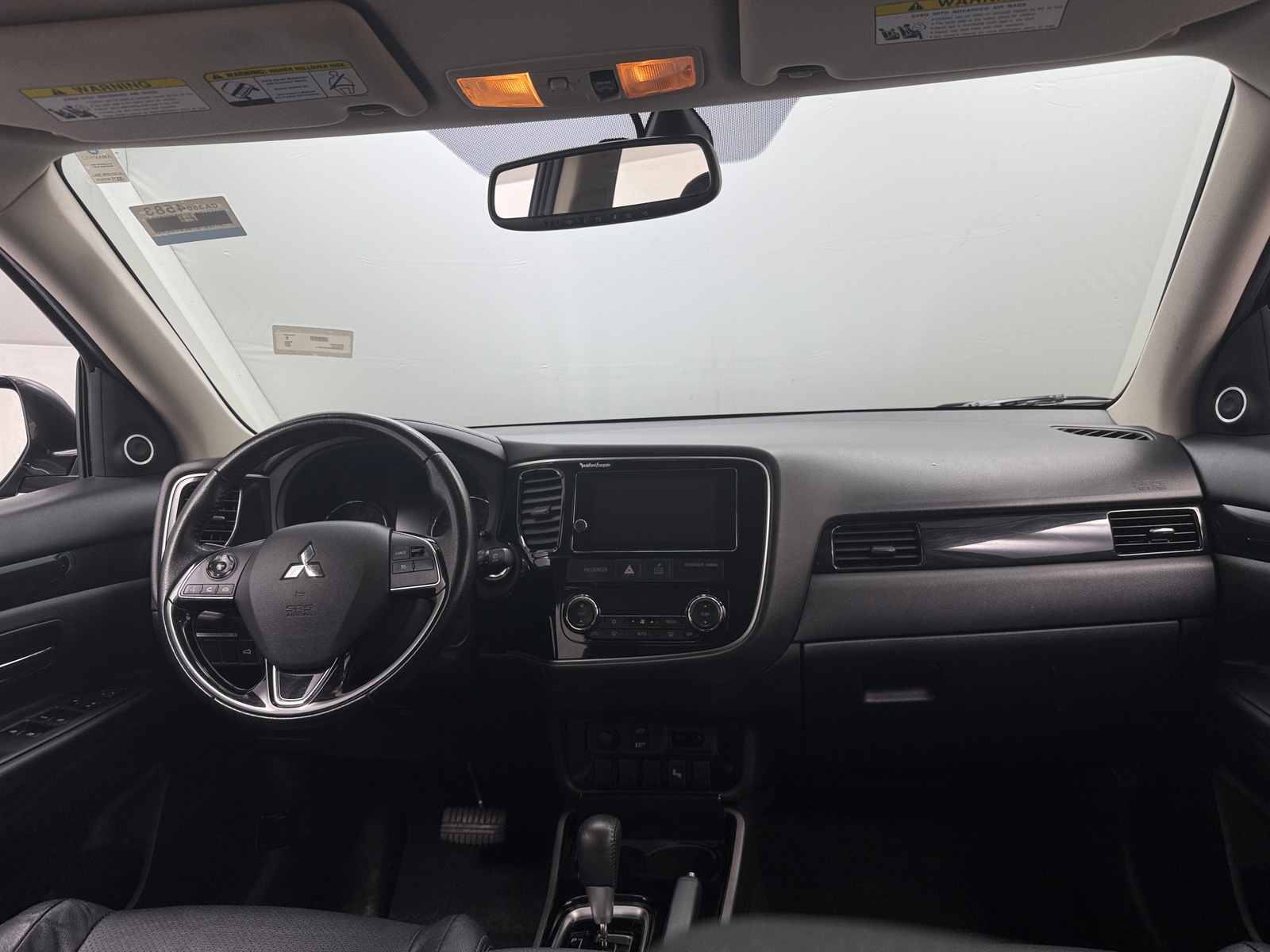 Thumbnail: 2017 Mitsubishi Outlander - 3