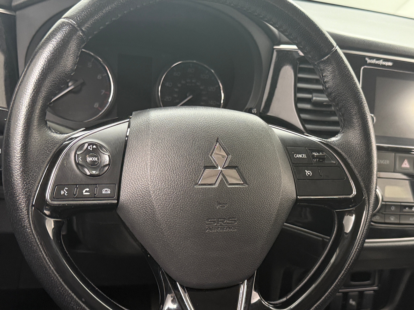 Thumbnail: 2017 Mitsubishi Outlander - 5