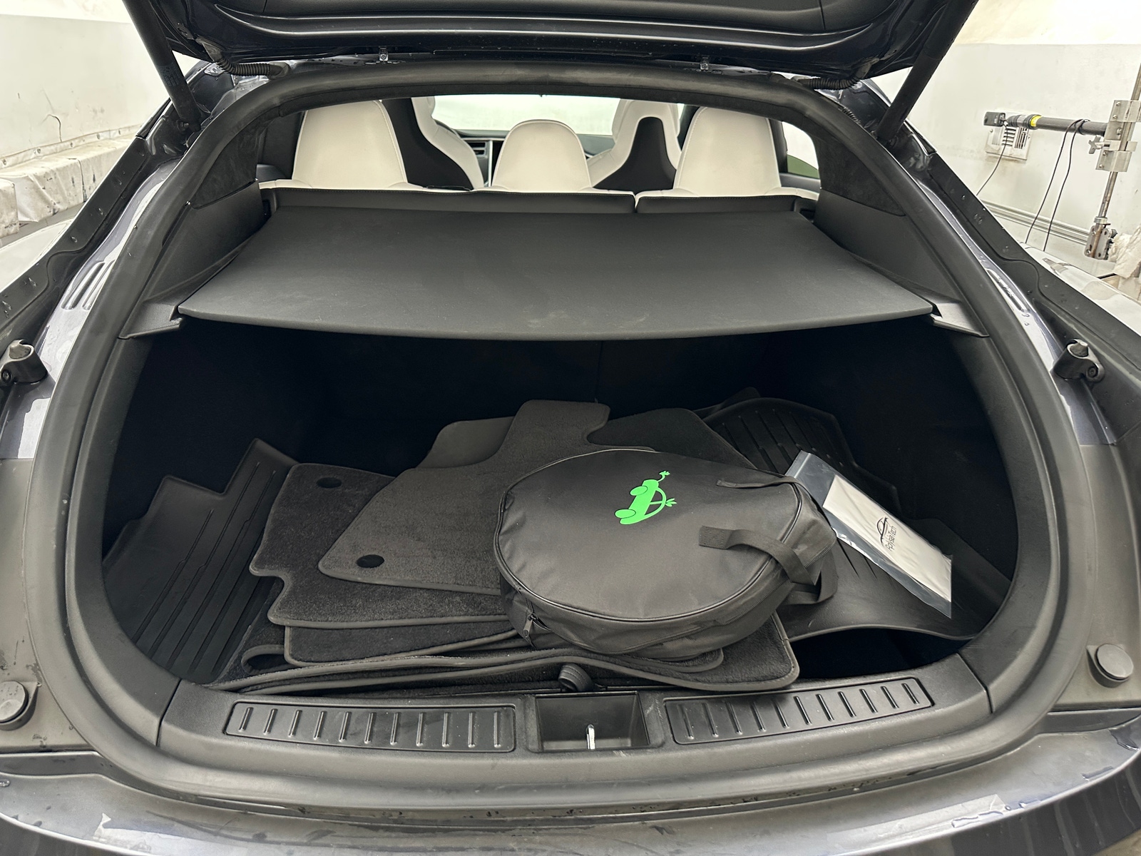 Thumbnail: 2018 Tesla Model S - 6