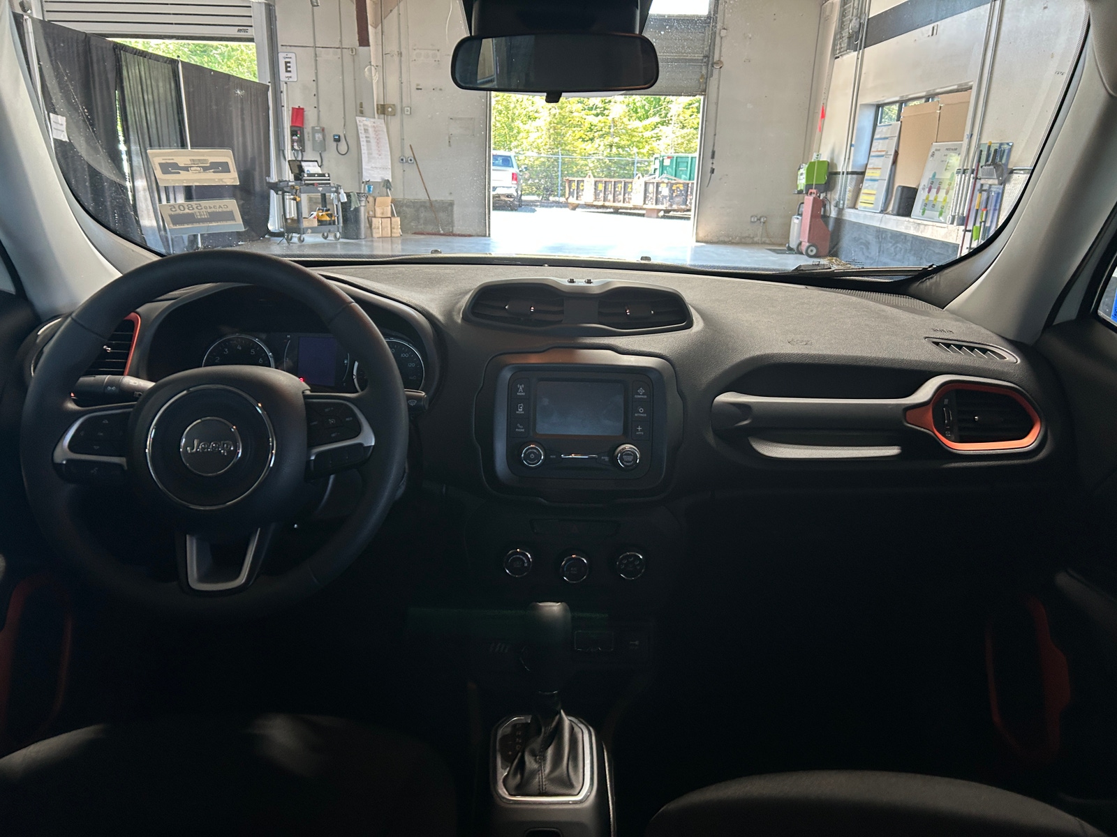 Thumbnail: 2018 Jeep Renegade - 3