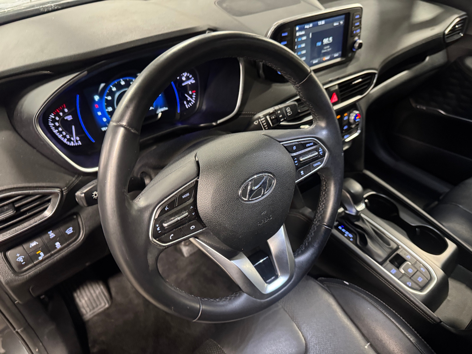 Thumbnail: 2019 Hyundai Santa Fe - 4