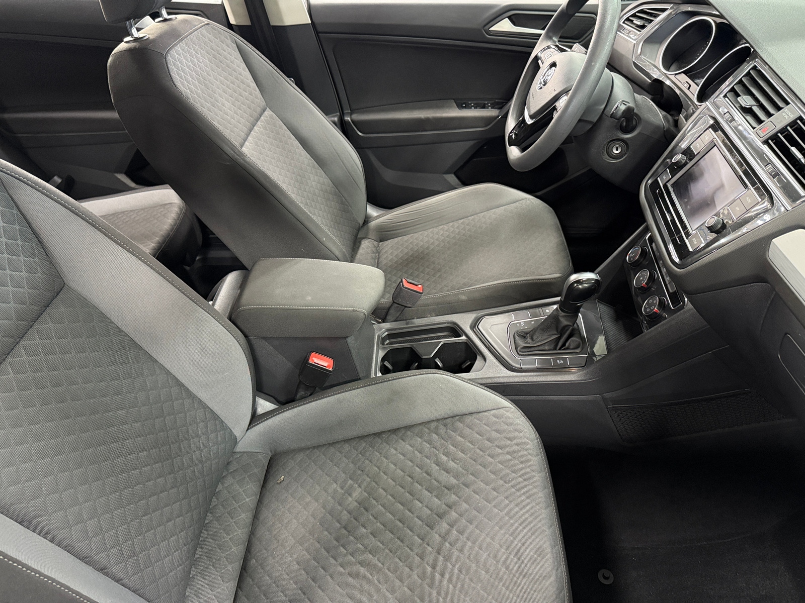 Thumbnail: 2019 Volkswagen Tiguan - 2