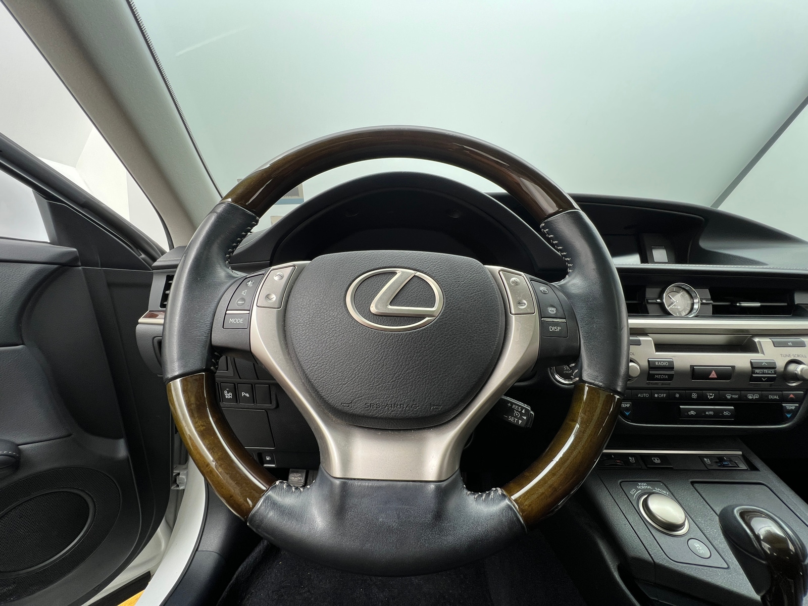 Thumbnail: 2013 Lexus ES - 4