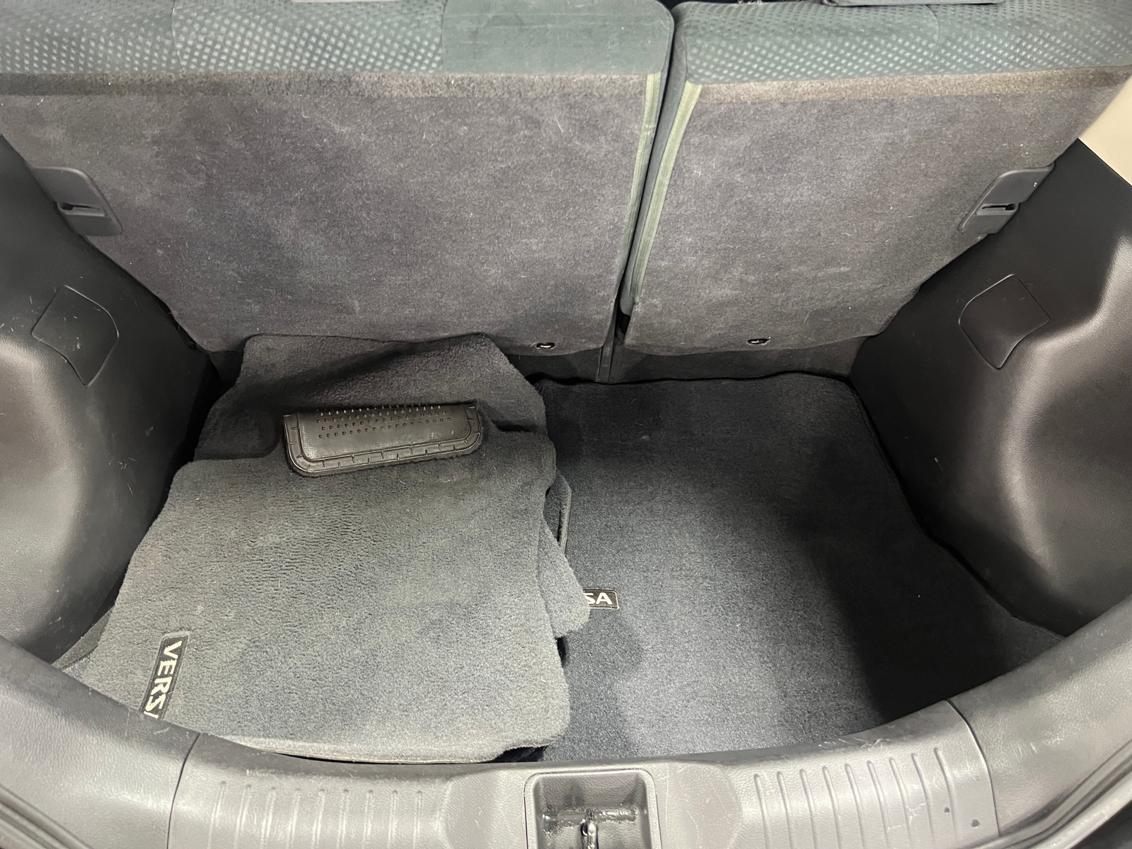 Thumbnail: 2012 Nissan Versa - 6