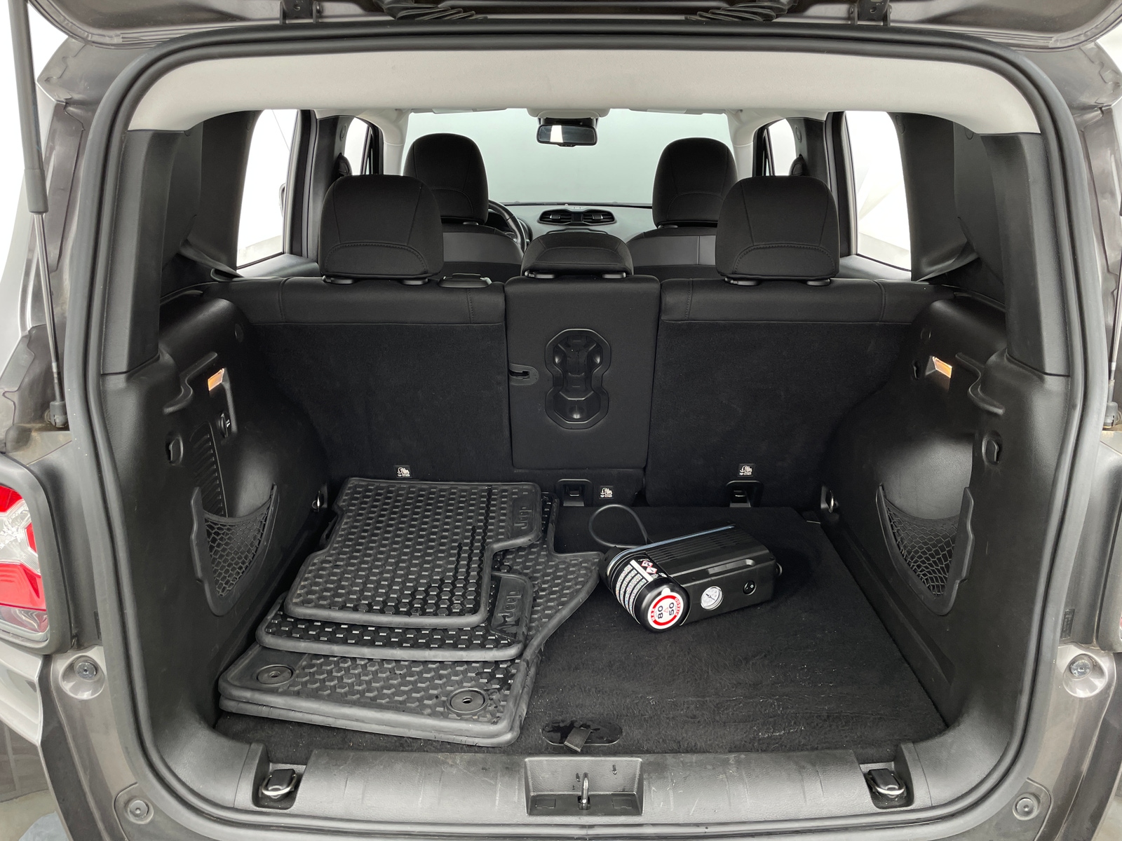 Thumbnail: 2016 Jeep Renegade - 7