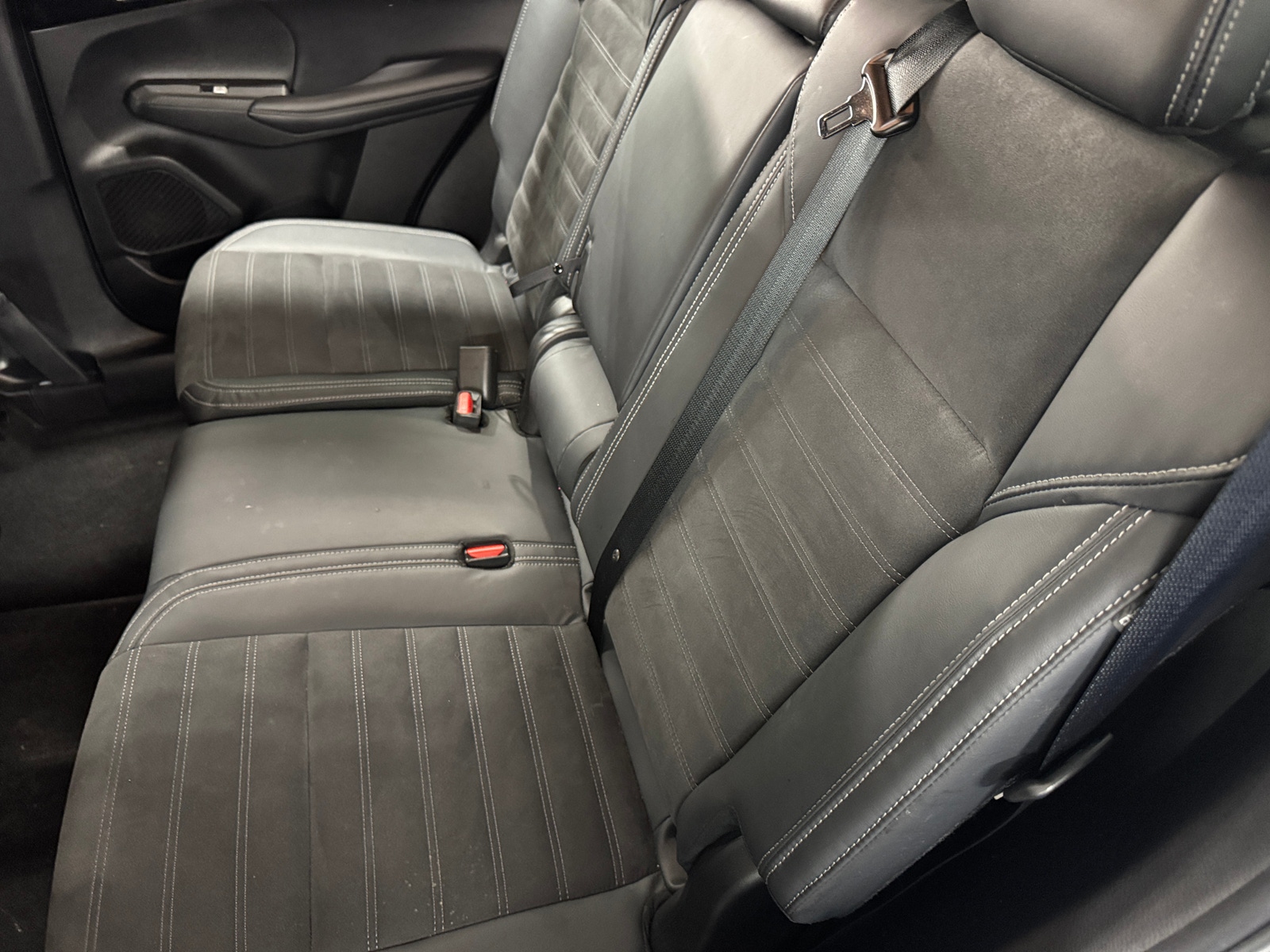 Thumbnail: 2023 Mitsubishi Outlander - 5