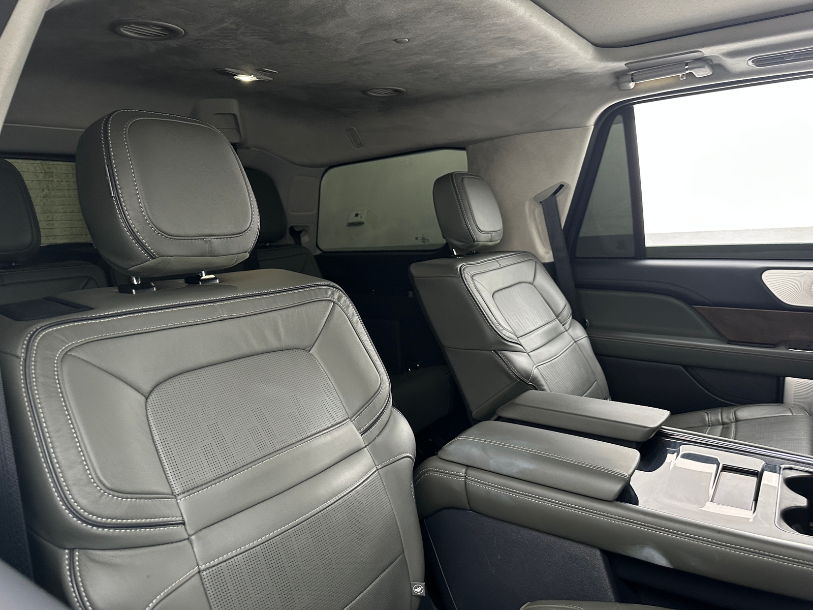 Thumbnail: 2024 Lincoln Navigator - 5