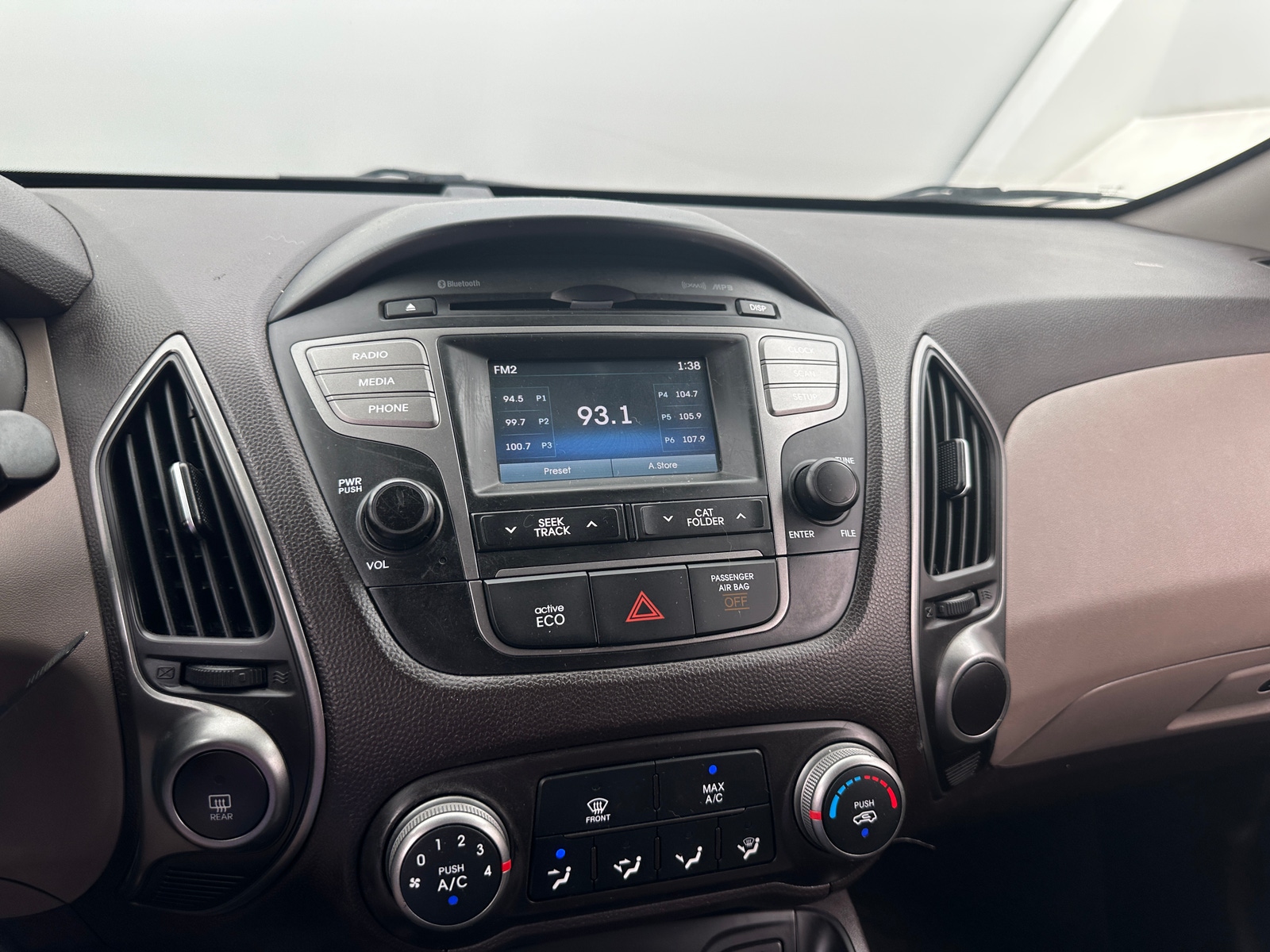 Thumbnail: 2015 Hyundai Tucson - 3
