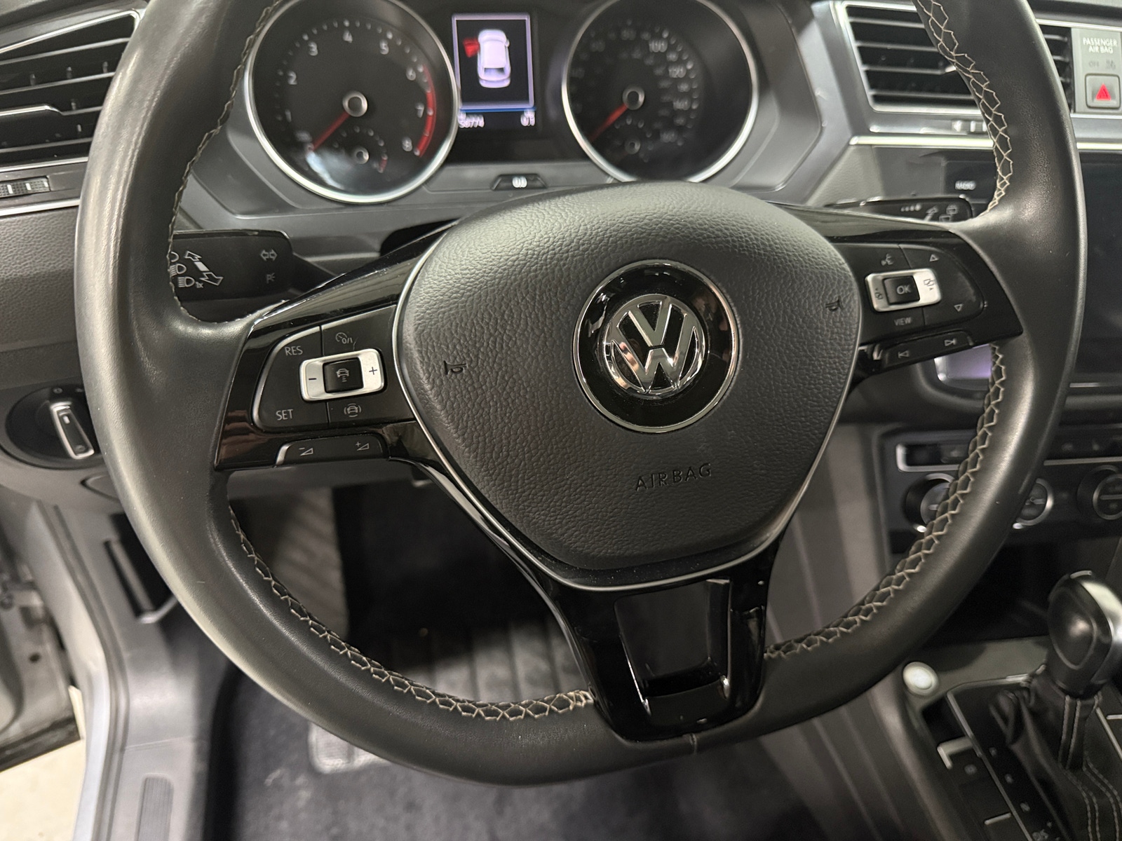 Thumbnail: 2021 Volkswagen Tiguan - 4