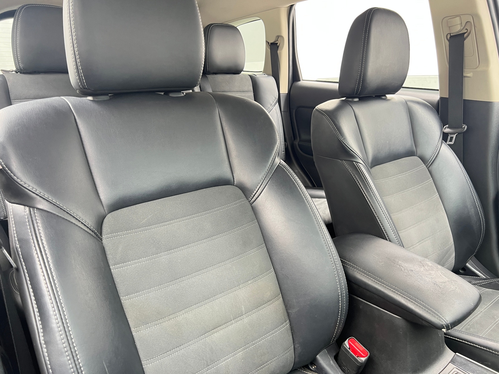 Thumbnail: 2020 Mitsubishi Outlander - 2