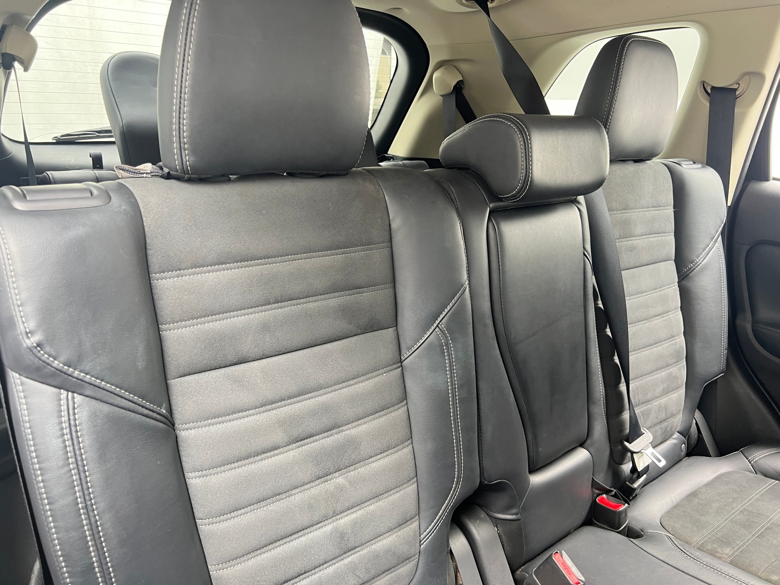 Thumbnail: 2020 Mitsubishi Outlander - 6