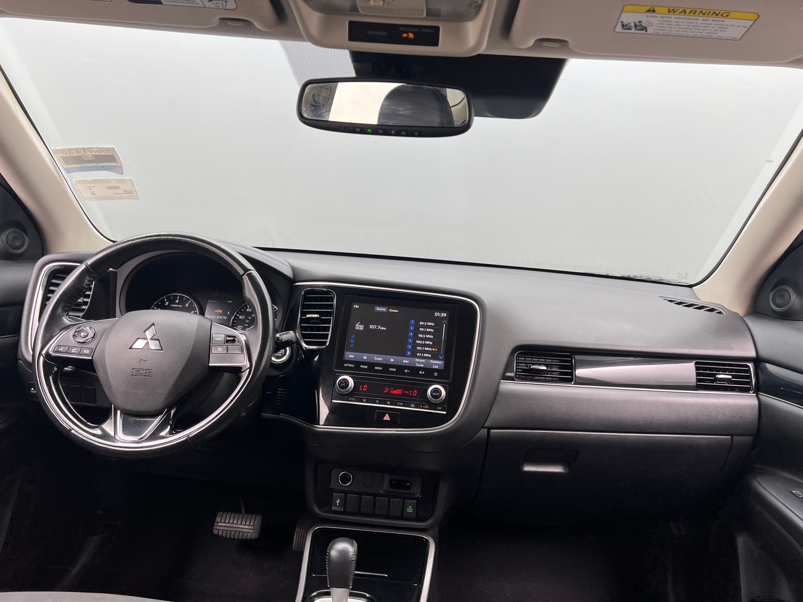 Thumbnail: 2020 Mitsubishi Outlander - 3
