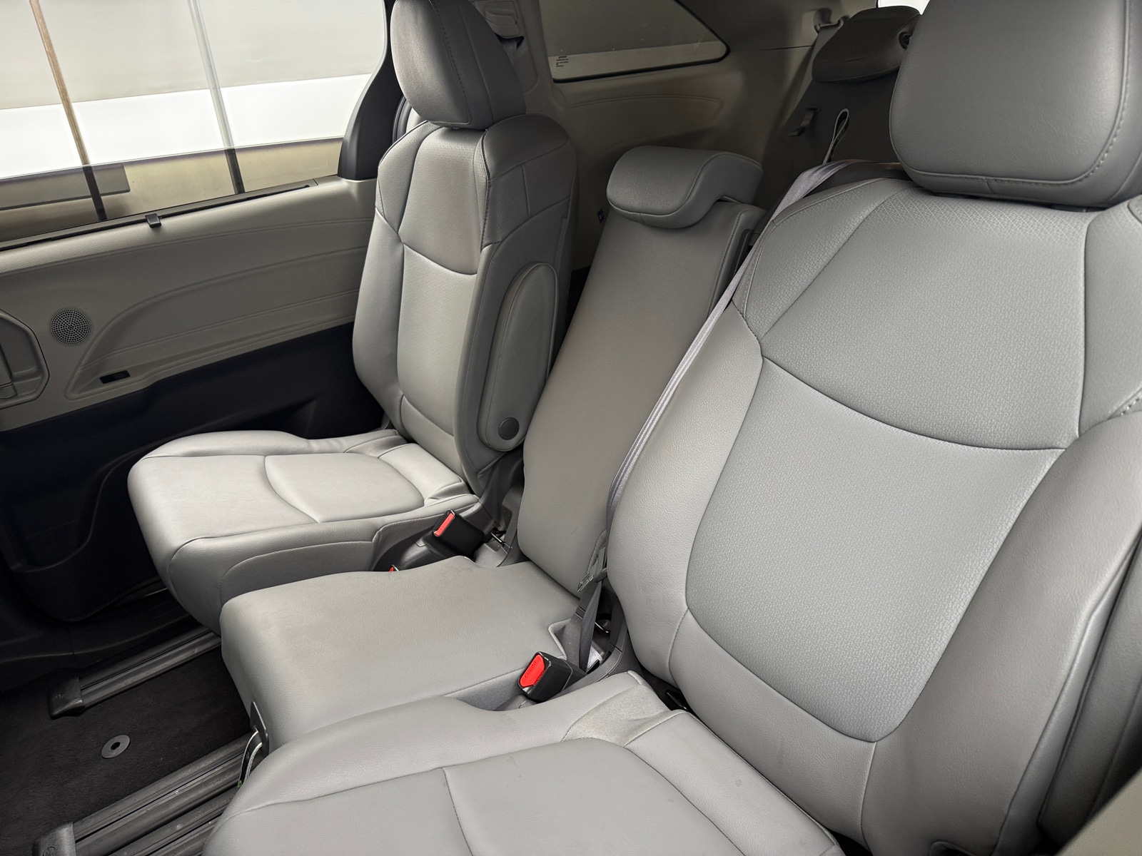Thumbnail: 2021 Toyota Sienna - 5
