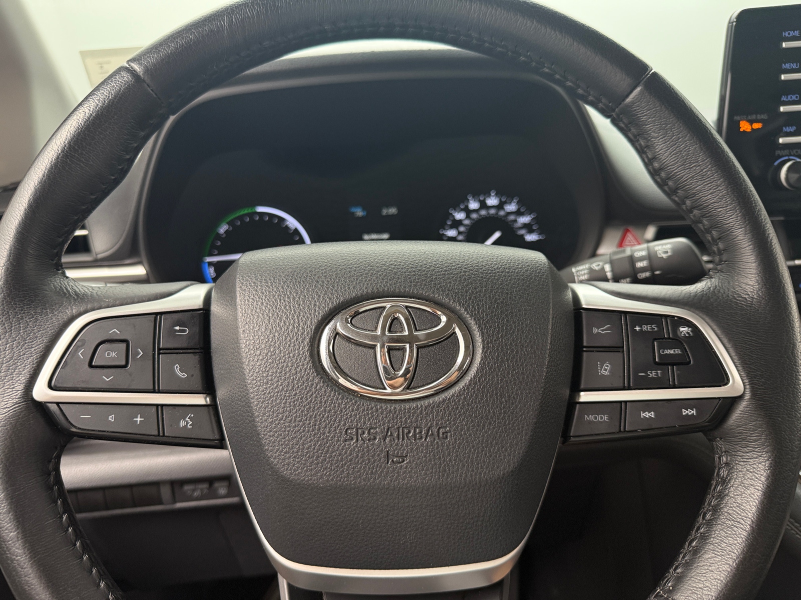 Thumbnail: 2021 Toyota Sienna - 4
