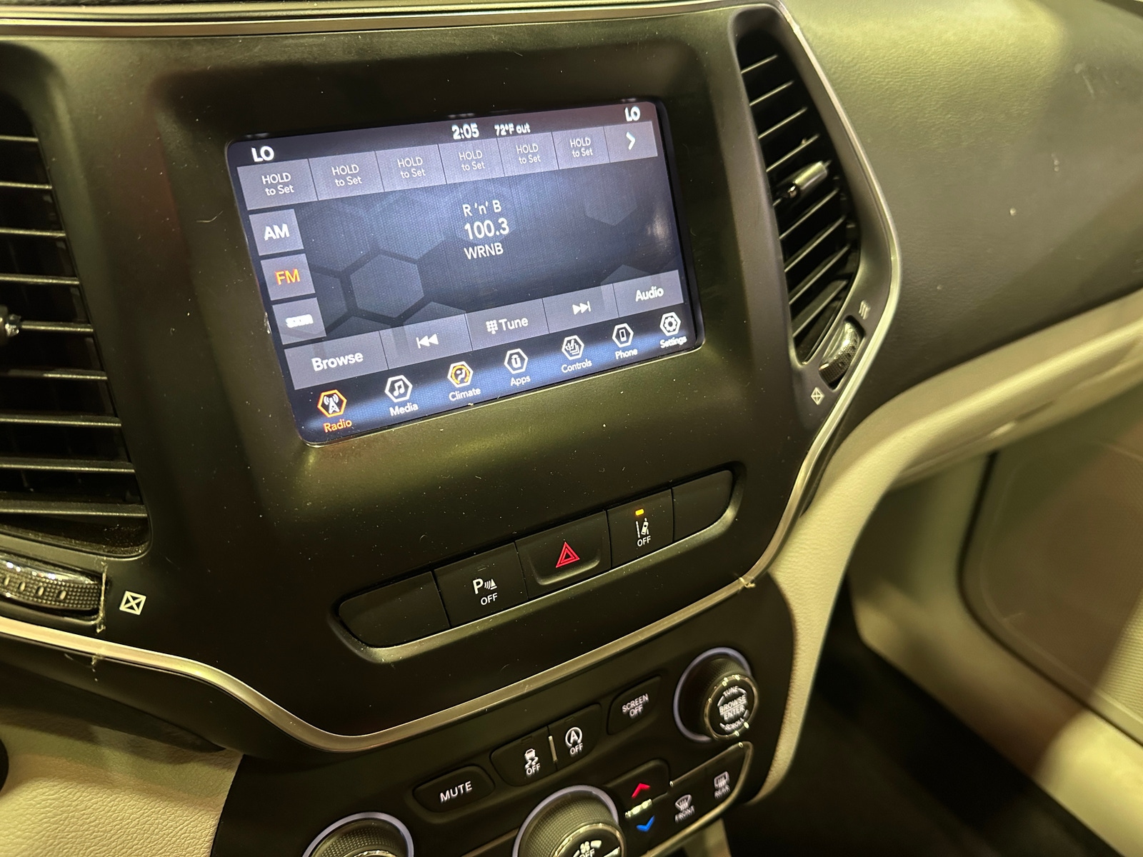 Thumbnail: 2020 Jeep Cherokee - 3