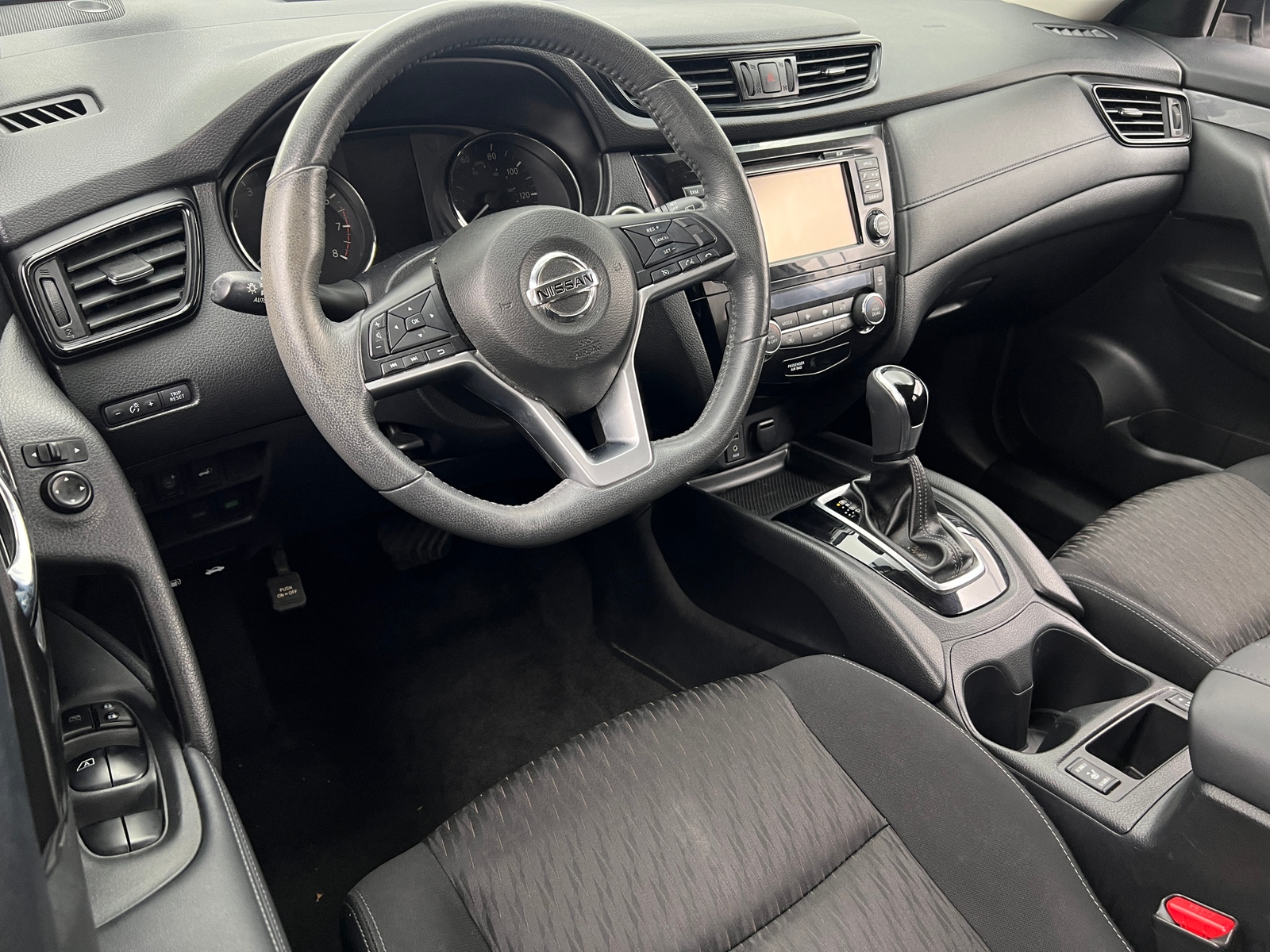Thumbnail: 2017 Nissan Rogue - 3