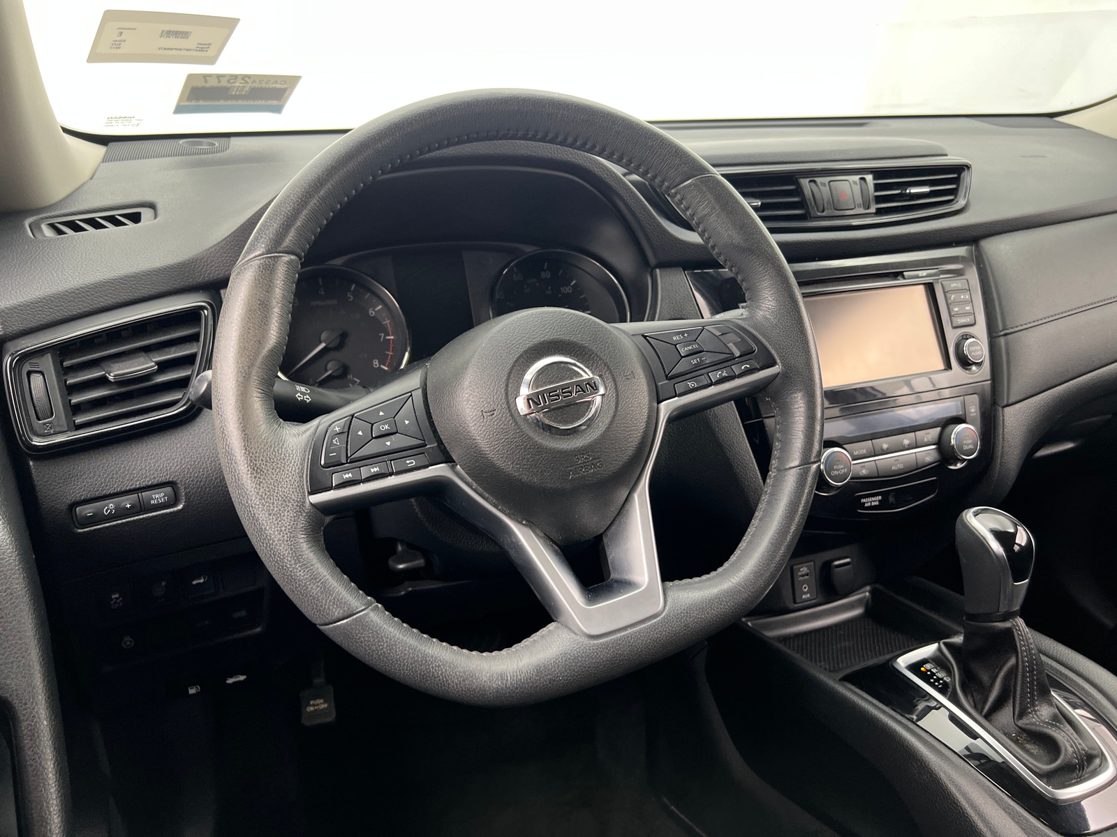 Thumbnail: 2017 Nissan Rogue - 5