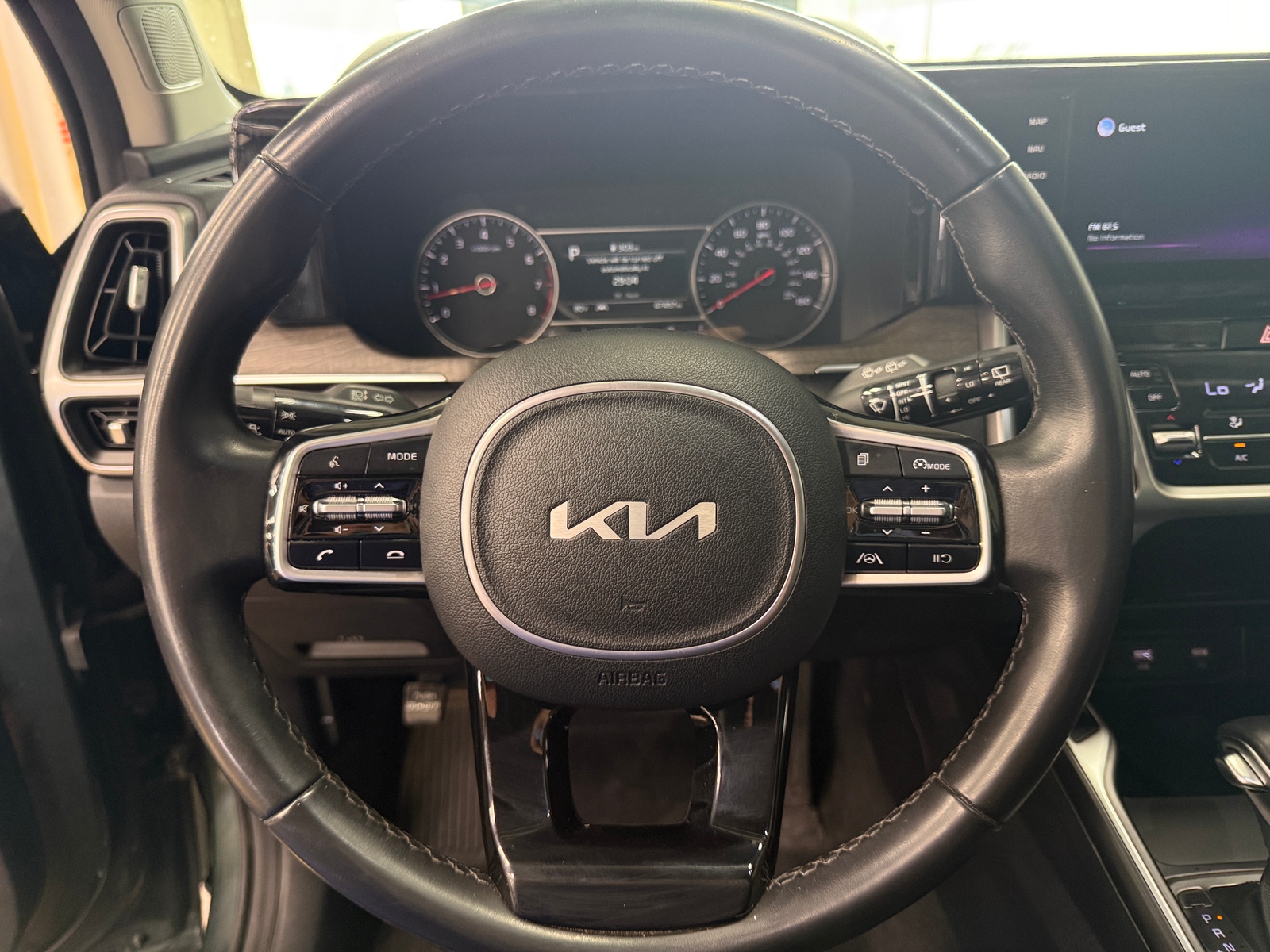 Thumbnail: 2022 Kia Sorento - 4