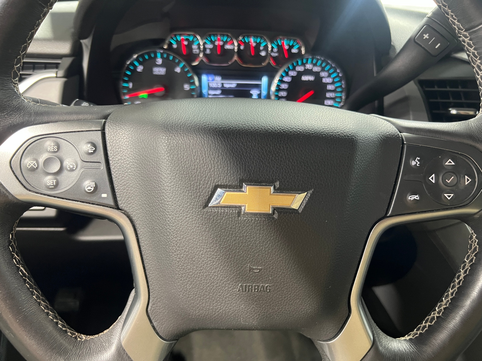 Thumbnail: 2017 Chevrolet Tahoe - 4