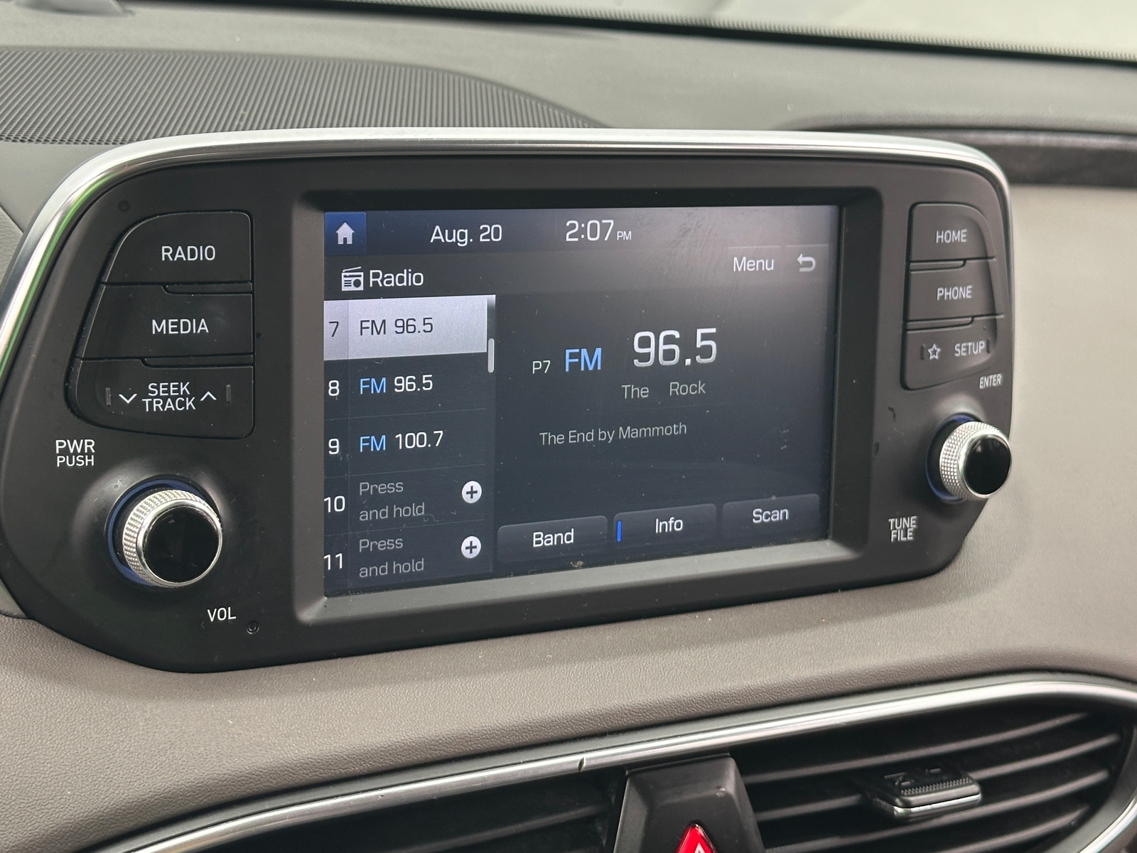 Thumbnail: 2019 Hyundai Santa Fe - 4