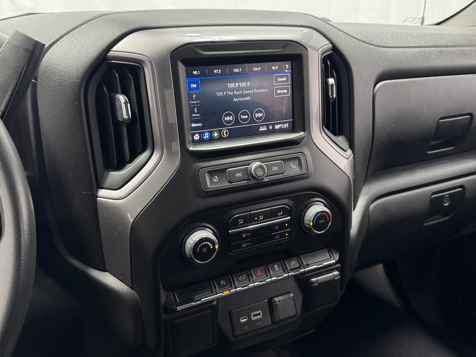 Thumbnail: 2022 Chevrolet Silverado 1500 - 4